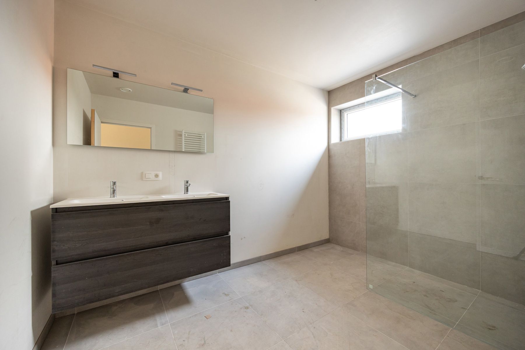 Woning met 3 slaapkamers en carport/fietsenberging op perceel van ca 366m² foto 17