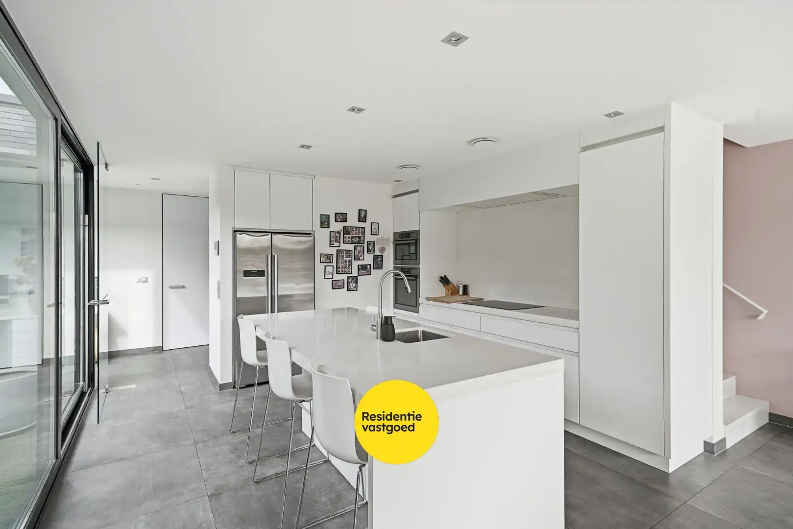 Ruime lichtrijke nieuwbouwvilla in centrum Oudenburg foto 7