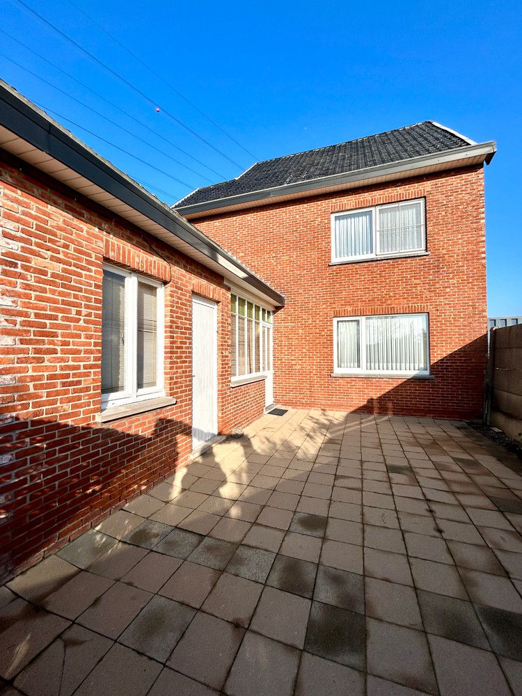 Degelijke, te renoveren half open bebouwing op ruim perceel. foto 4