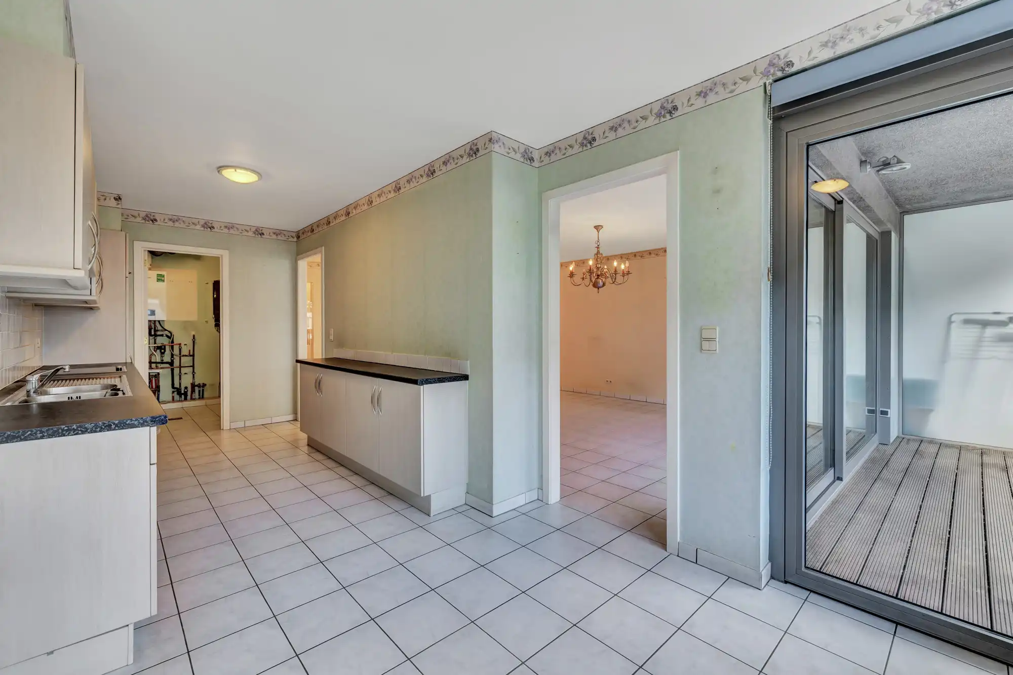 Ruim appartement met ruime garage en twee terrassen foto 9