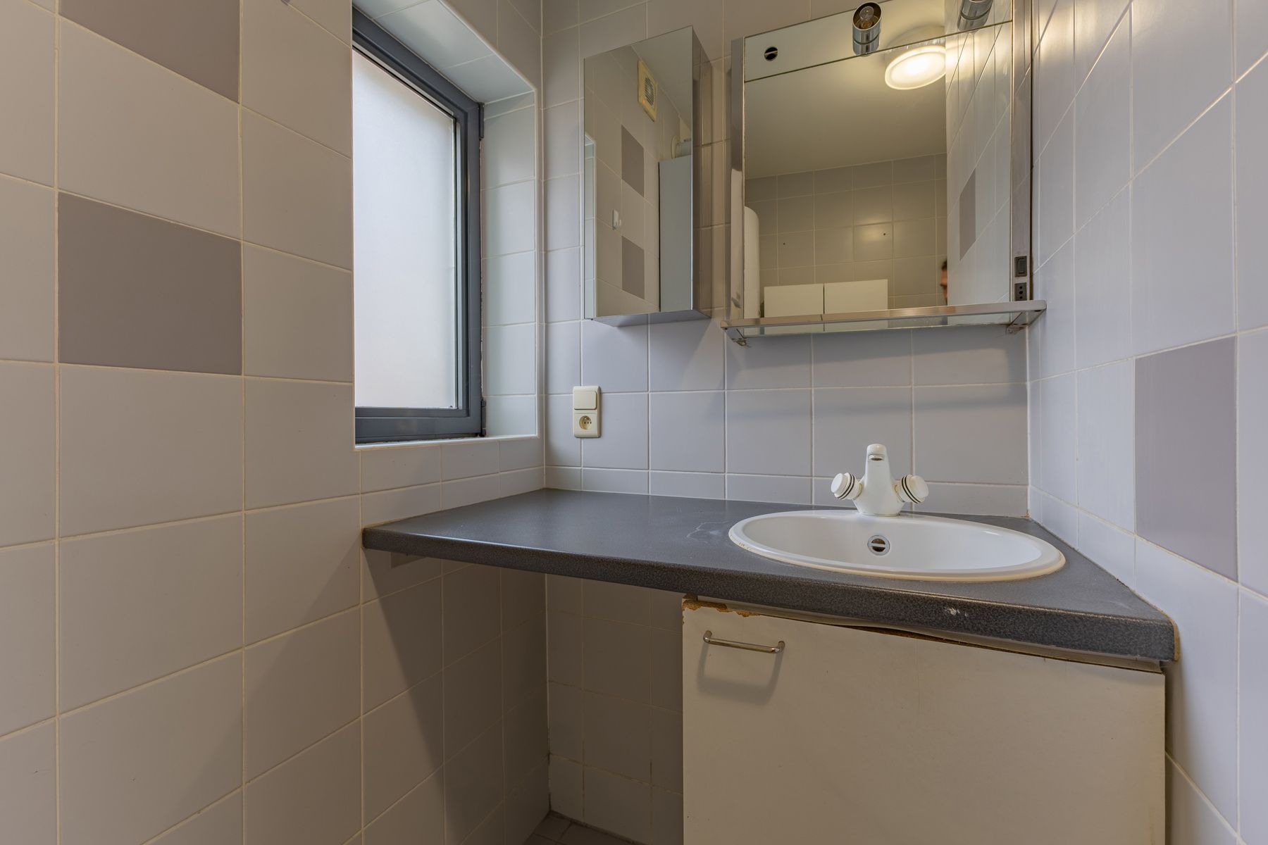 Commercieel gelijkvloers met duplex in centrum Halle foto 19