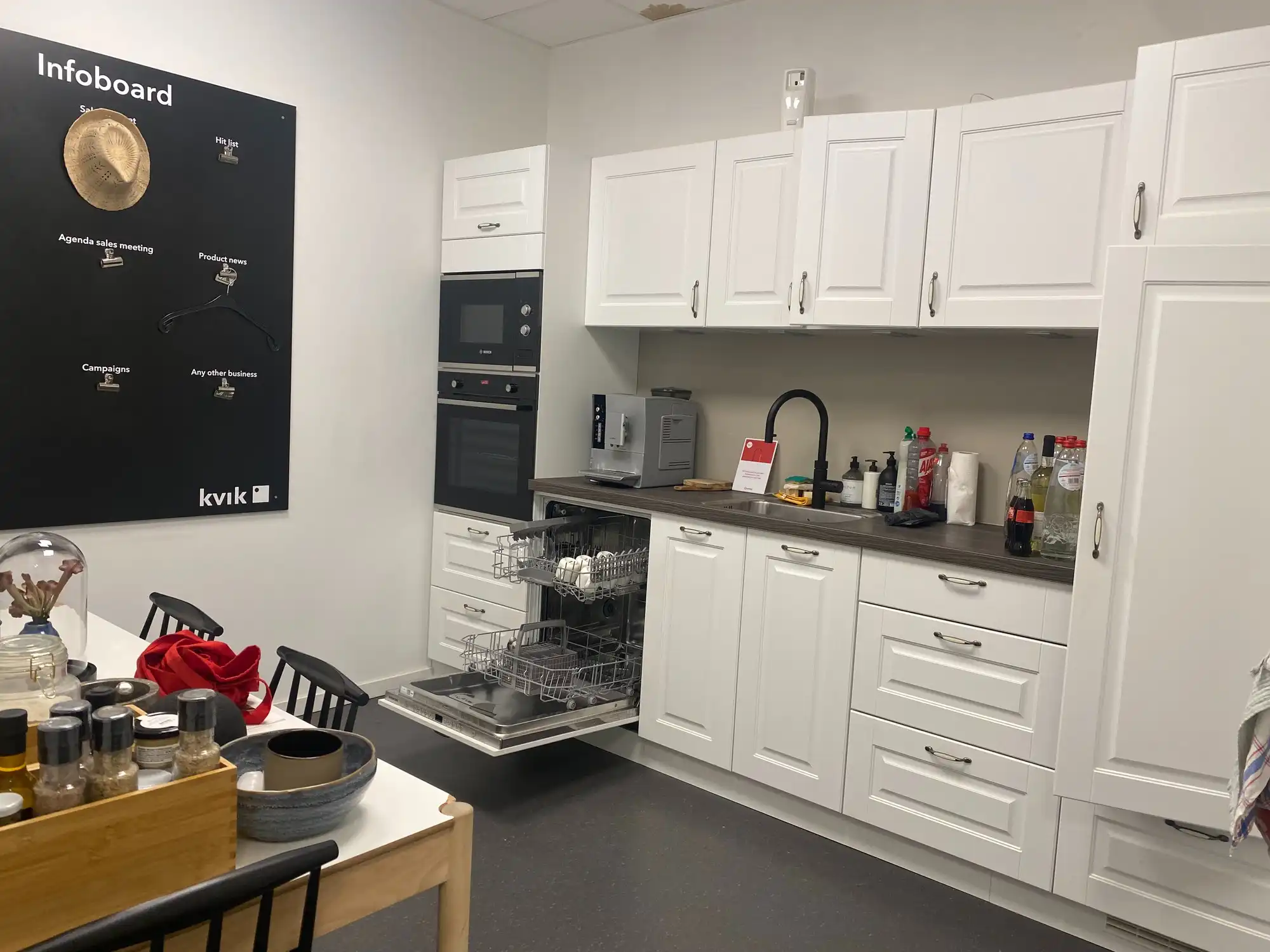 commercieel gelegen BAANWINKEL met veel parkingmogelijkheden | Gentseweg Waregem foto 6