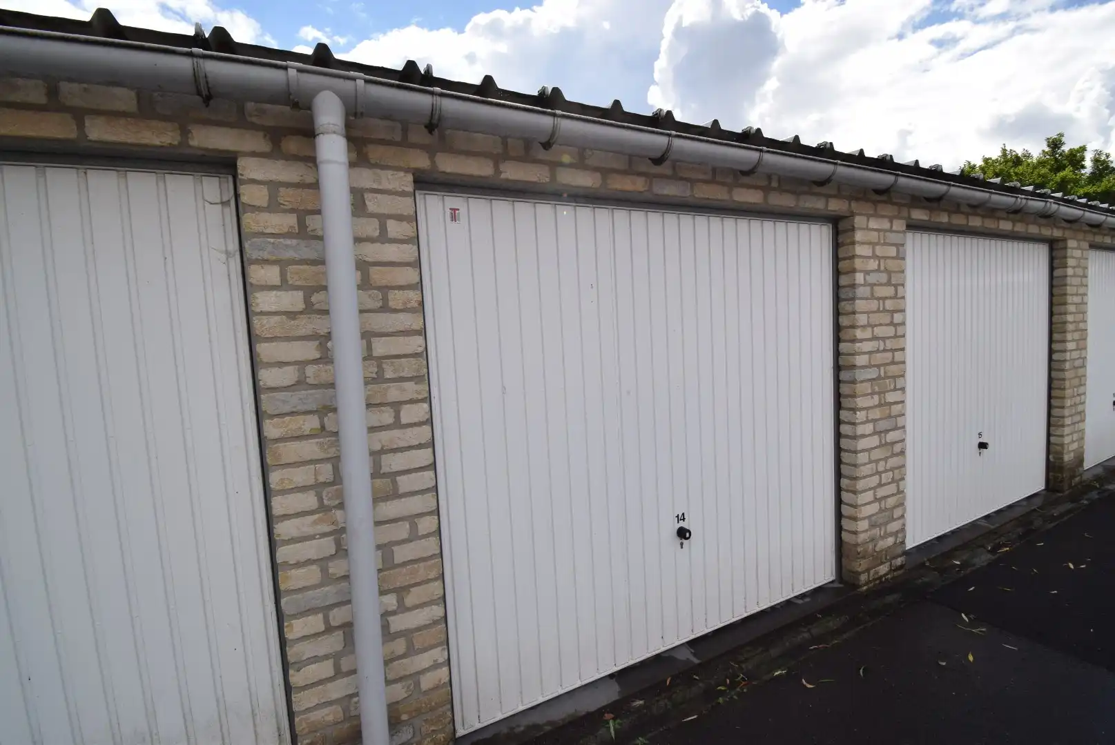 RECENTE RIJWONING MET GARAGE VOORZIEN VAN  ALLE COMFORT foto 14