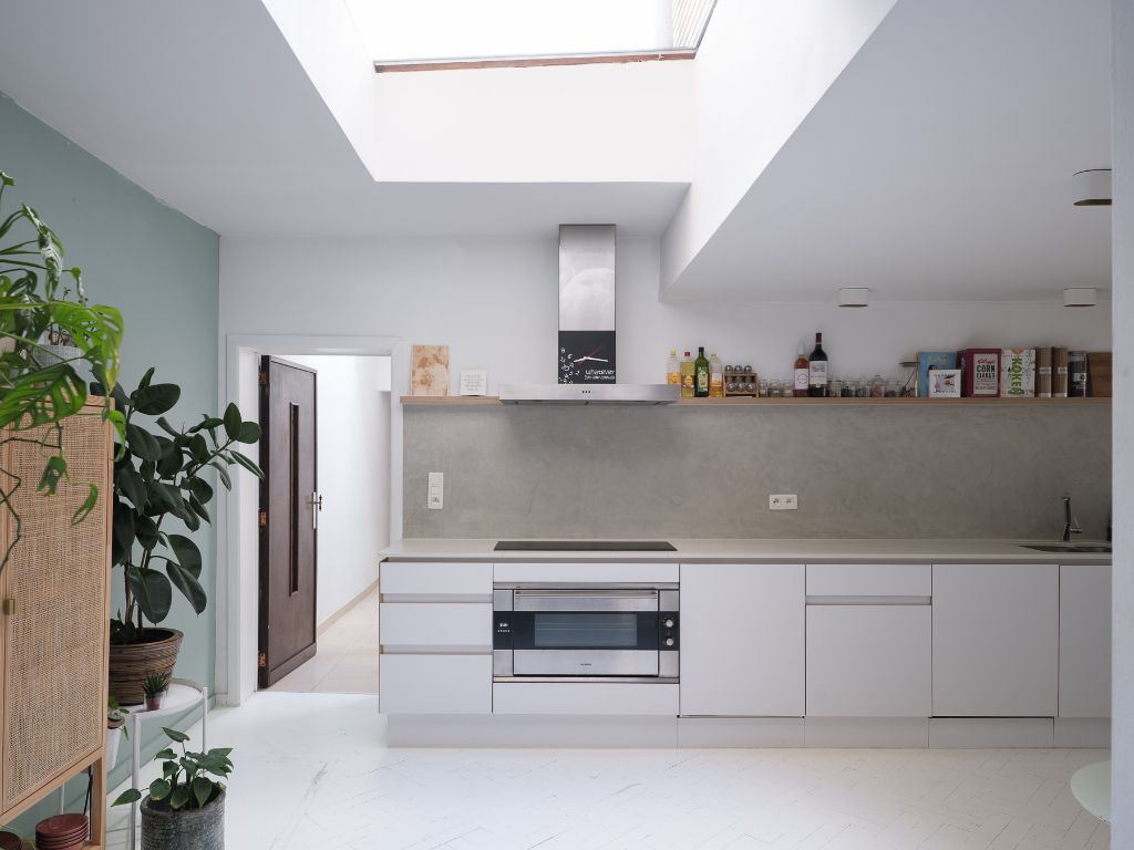 Topligging, omgeving Visserij, karaktervol 2 slpk-appartement met buitenruimte en originele elementen in een even karaktervol gebouw met ‘art-déco’ elementen. foto 4
