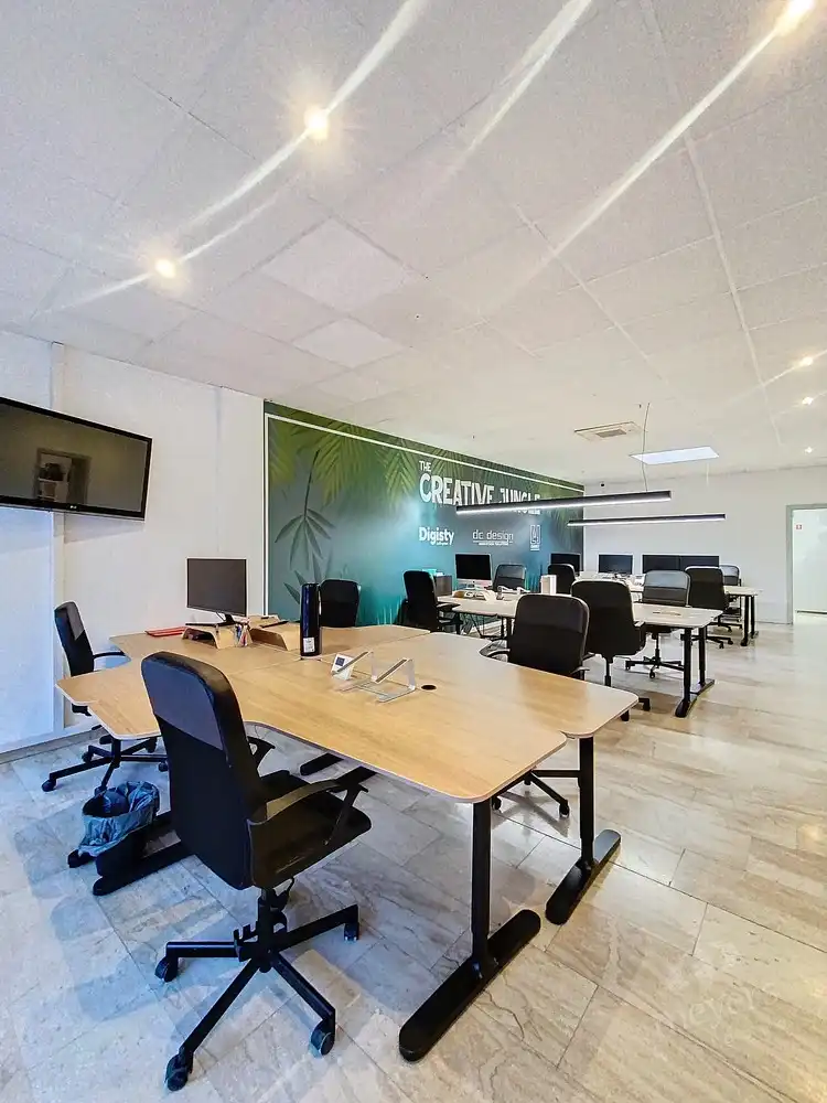 Veelzijdige kantoor- en handelsruimte van circa 155 m² in het centrum van Alken foto 4