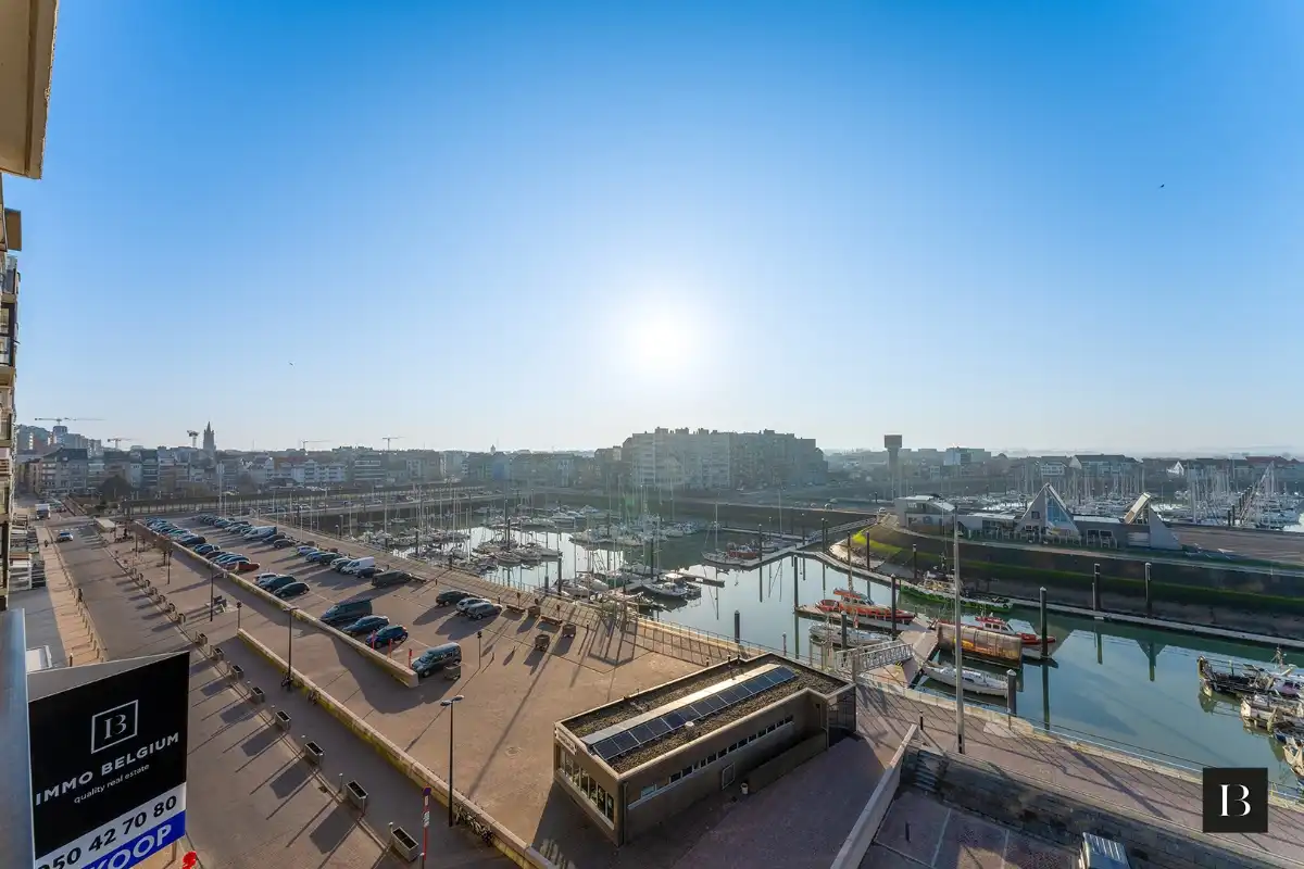 Instapklaar en ruim hoekappartement met 2 slaapkamers aan de haven foto 8