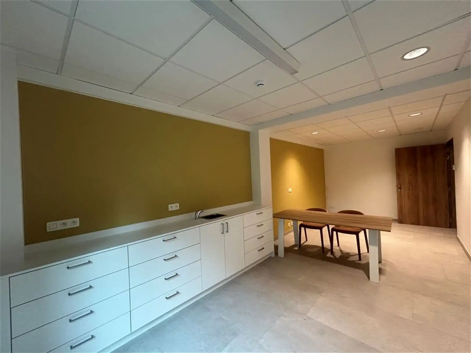Kantoorgebouw foto 9
