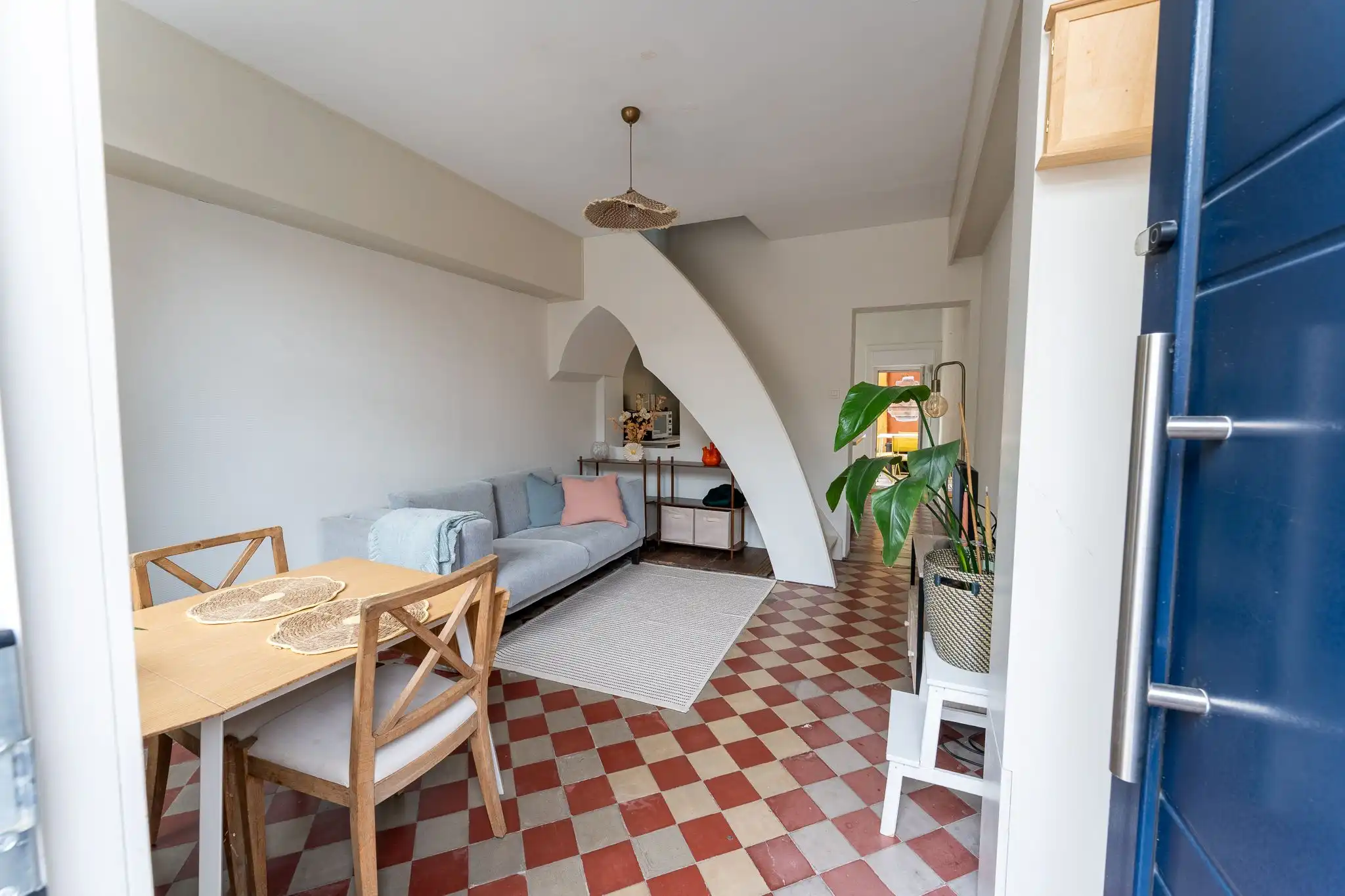 Charmante woning met tuin in het bruisende Gent foto {{pictureIndex}}