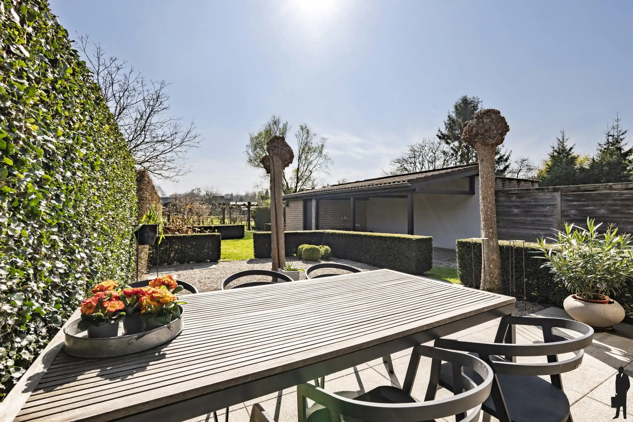 Ruime splitlevel woning, zuidgerichte tuin (ca. 522 m²) foto 3