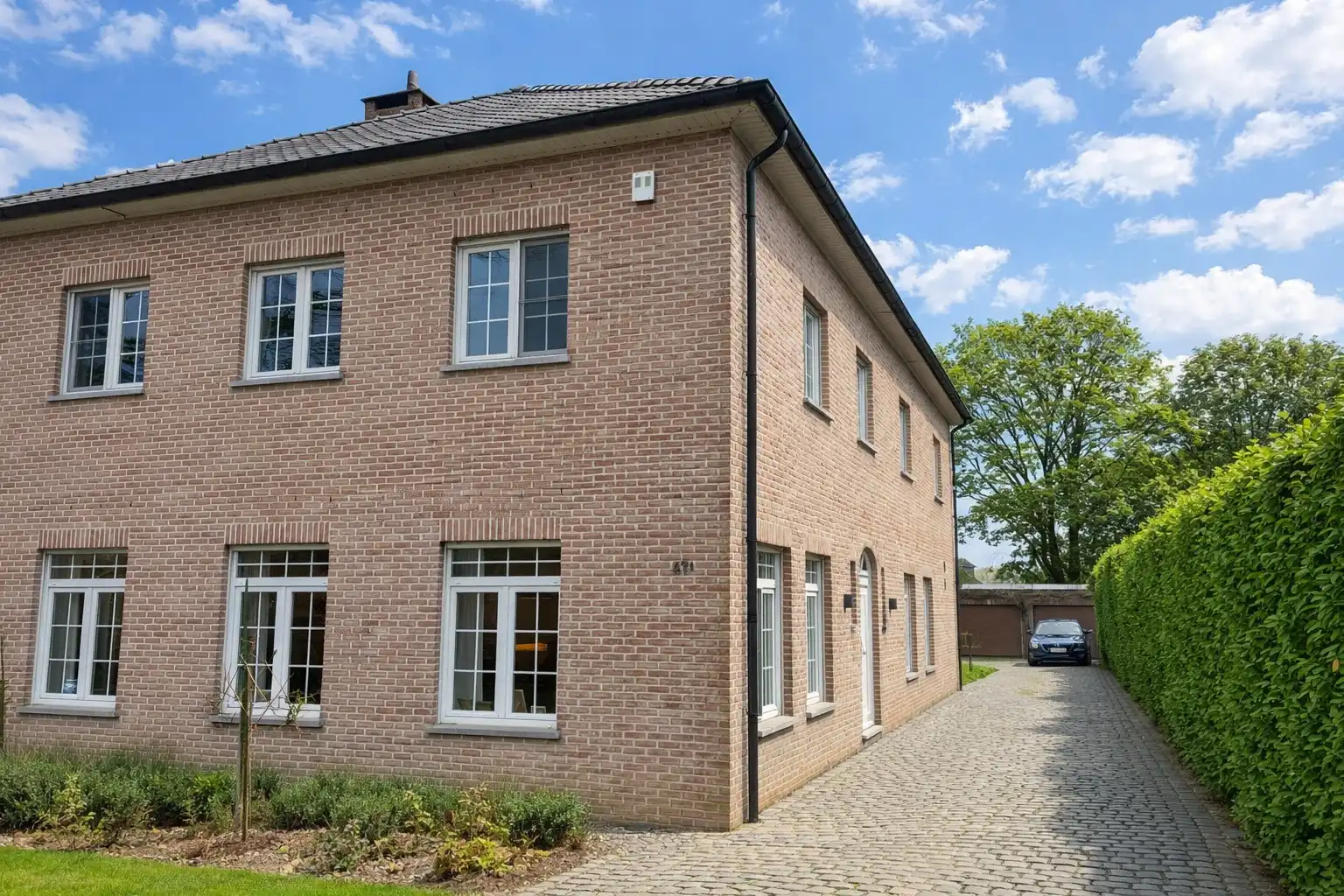 Huis te koop foto {{pictureIndex}}