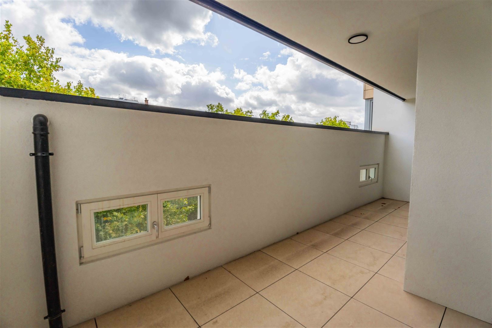 Totaalrenovatie met leuk terras foto 19