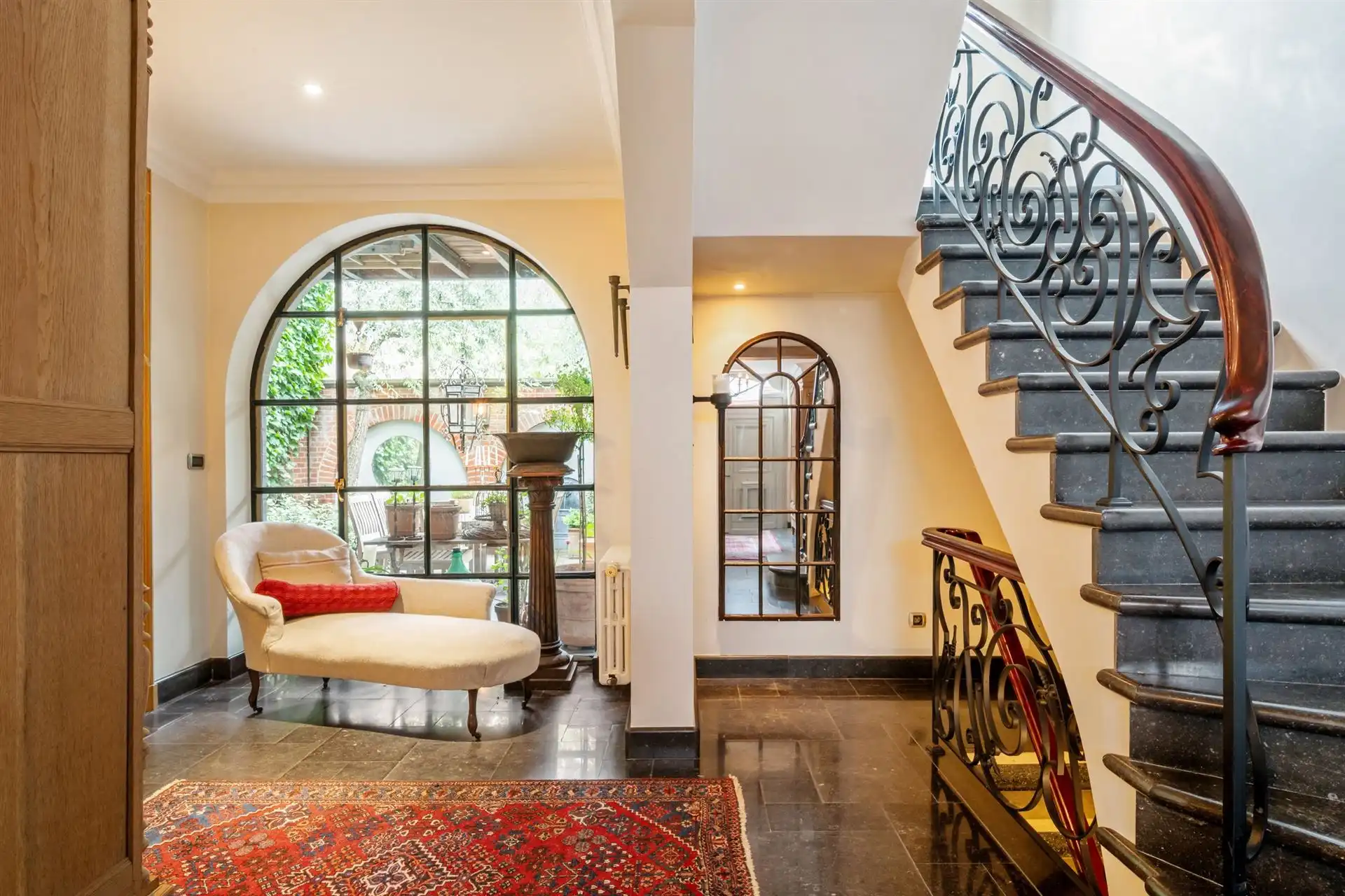 Statige herenwoning met stadstuin en praktijkmogelijkheden foto 2