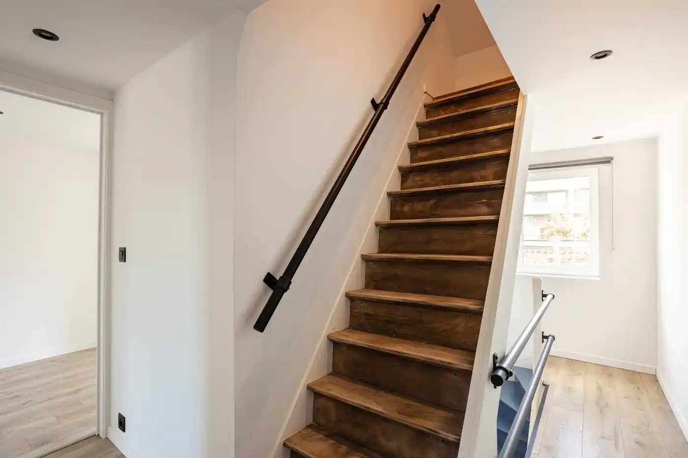 Halfopen bebouwing met atelier in centrum Zwevegem  foto 11