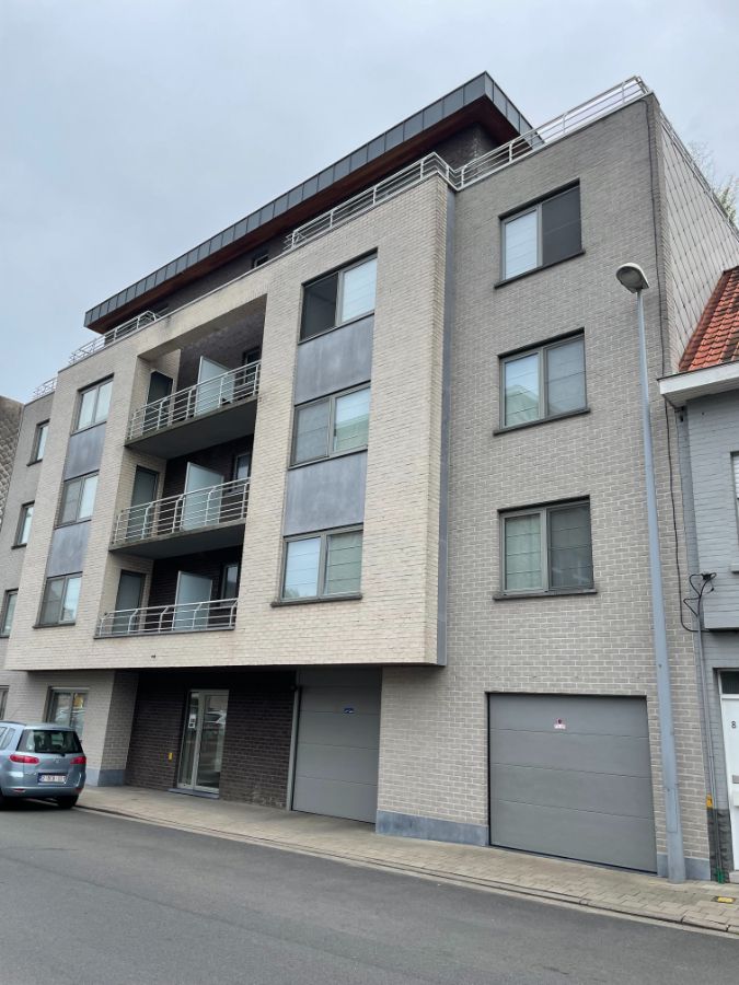 ruim instapklaar twee slaapkamer appartement met groot zongericht terras & gelijkvloerse garage foto 5