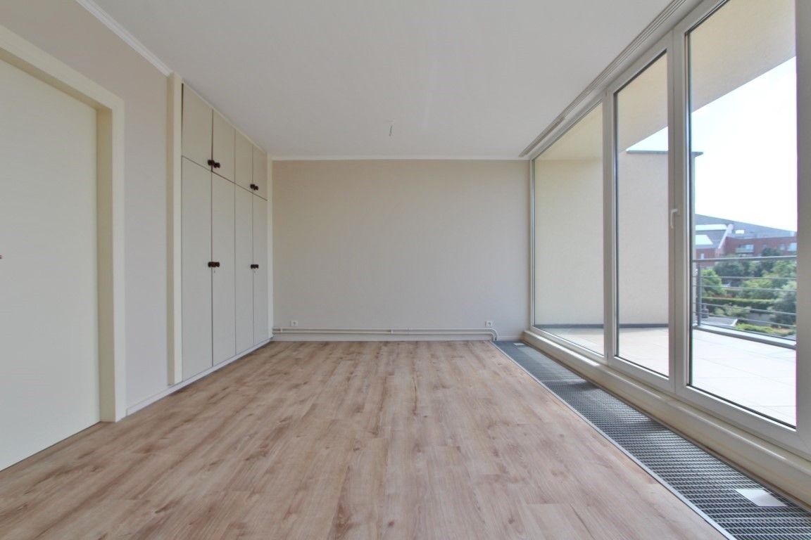 Ruim duplex appartement te huur in het centrum van Sint-Truiden foto 19