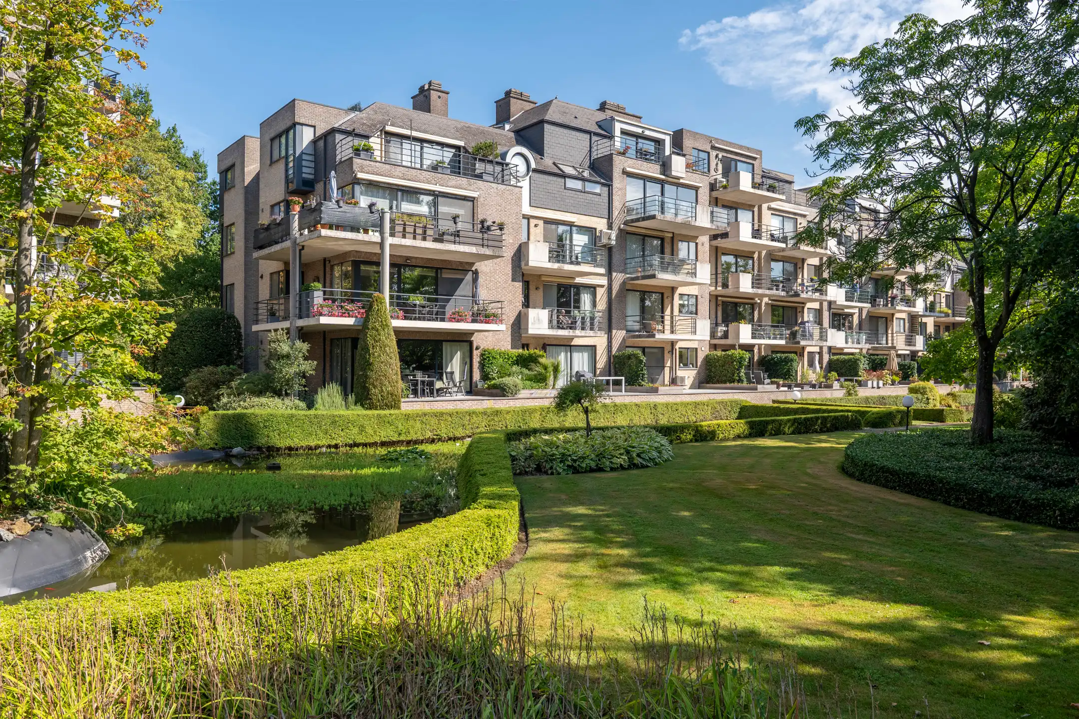 Riant appartement van 196 m² met prachtig zuidterras foto {{pictureIndex}}