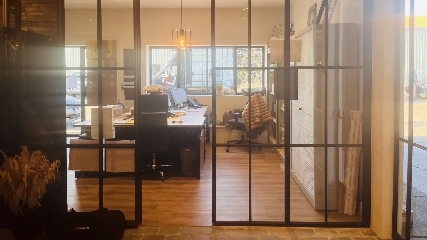 Magazijn met ingericht kantoor te huur in het industriepark te Malle foto 10