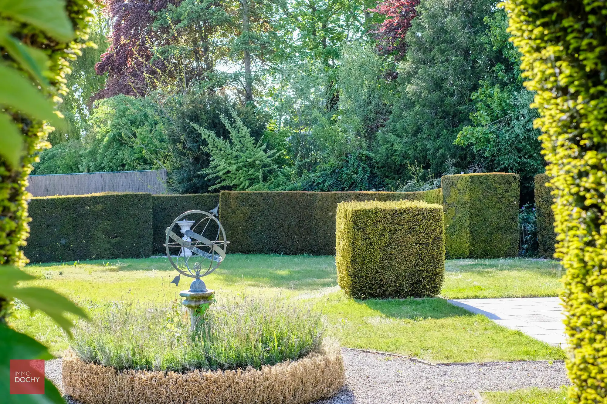 Zeer rustig en residentieel gelegen verzorgde villa foto 6