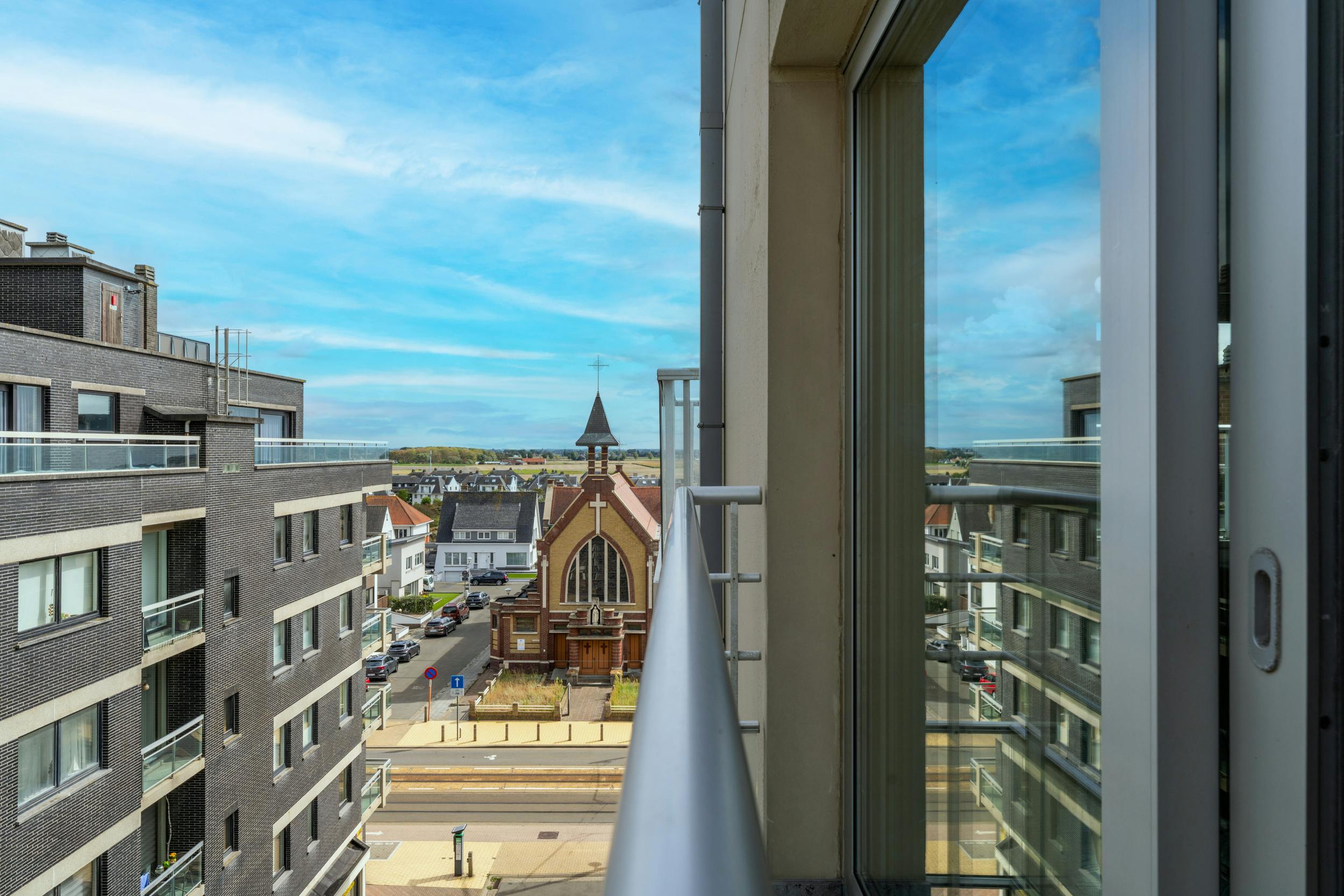 Prachtig hoekappartement met 1 slaapkamer en zijdelings zeezicht te koop te Middelkerke! foto 15