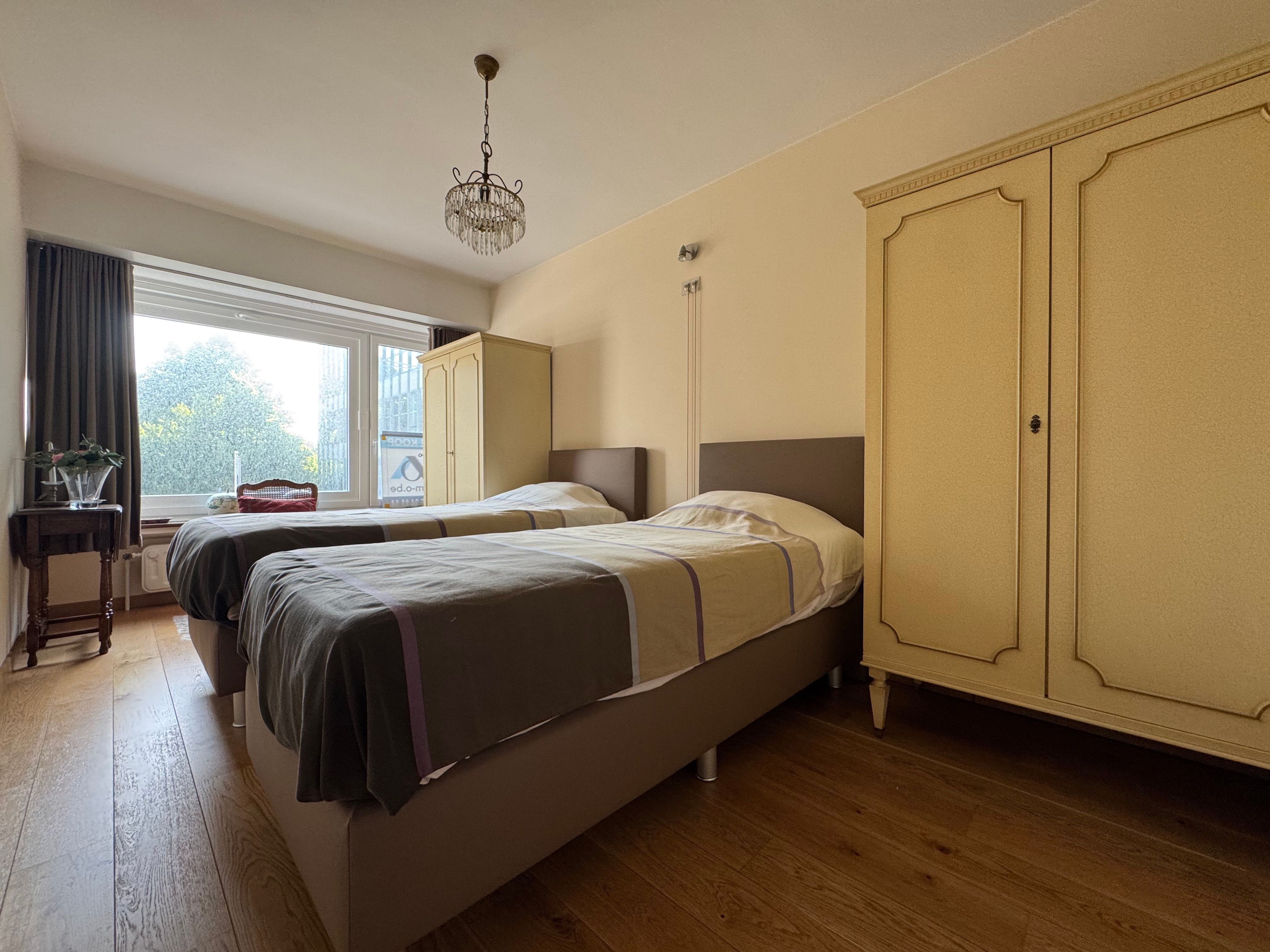 Lichtrijk appartement met uitzicht op het groen & nabij centrum foto 15