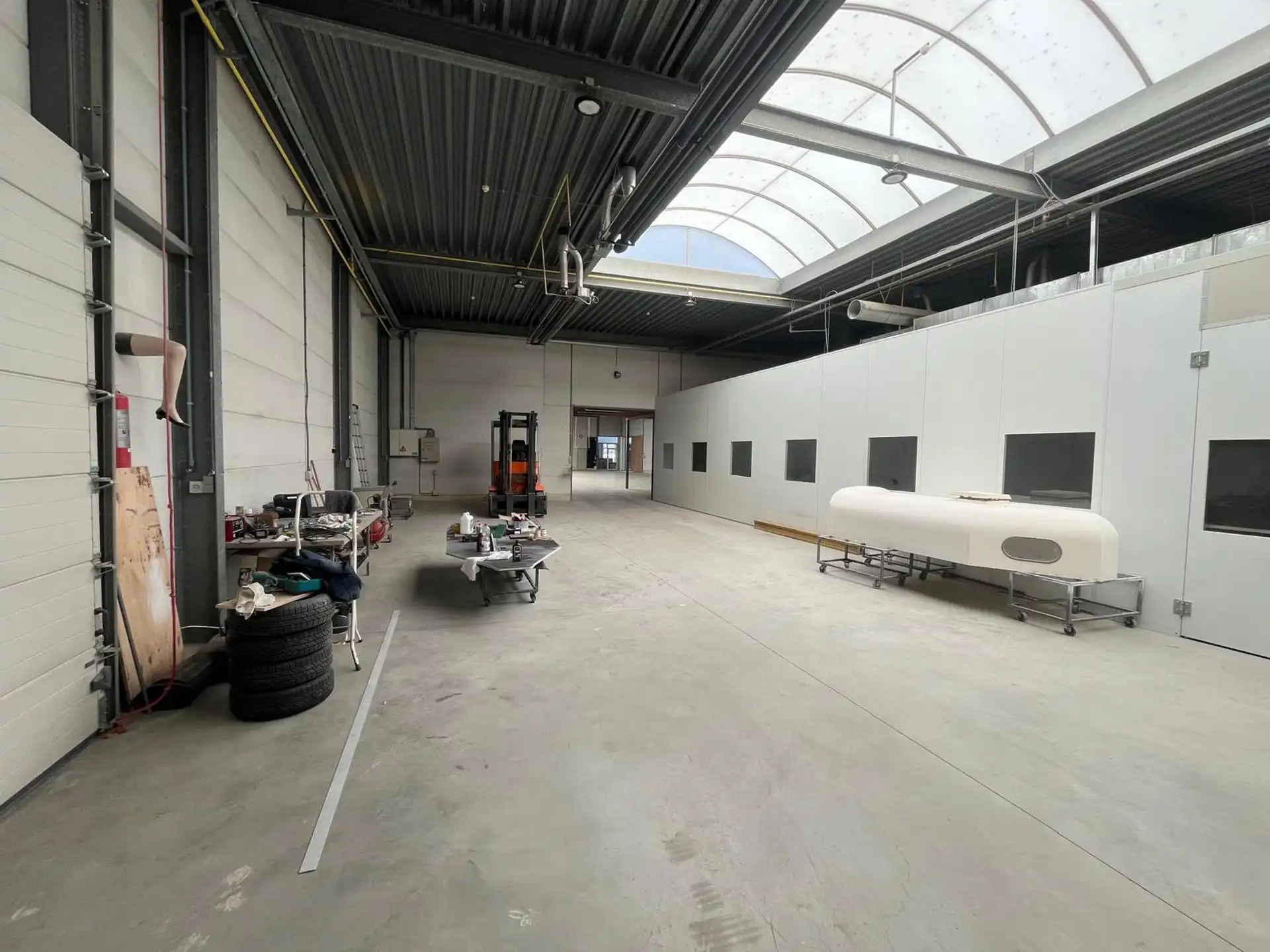 TE KOOP nabij A12 magazijn met beperkte kantoorruimte/woonst foto 13