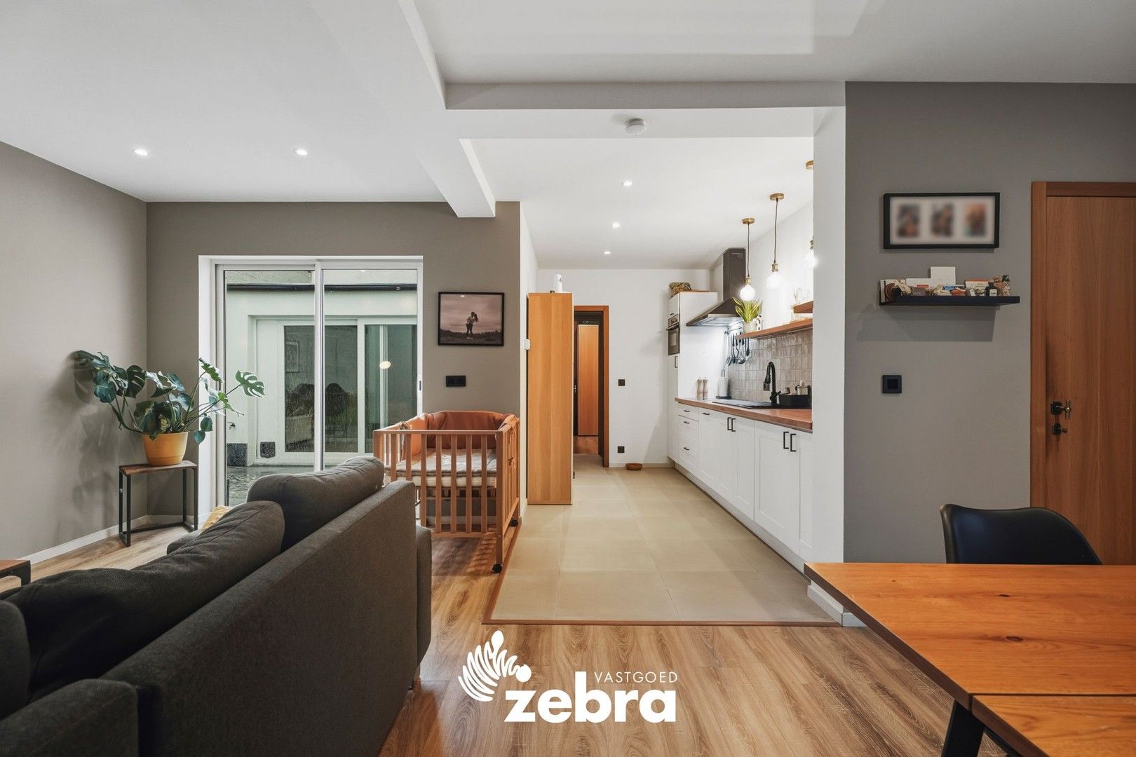 Instapklare gerenoveerde woning met tuin en dakterras te centrum Moorsele! foto 6