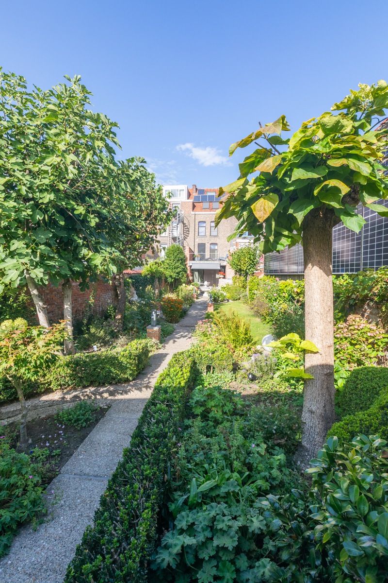 Unieke, instapklare  burgerwoning met 3 slaapkamers, aparte studio, Italiaanse tuin...(Energielebel B,  zonnepanelen...) foto 32