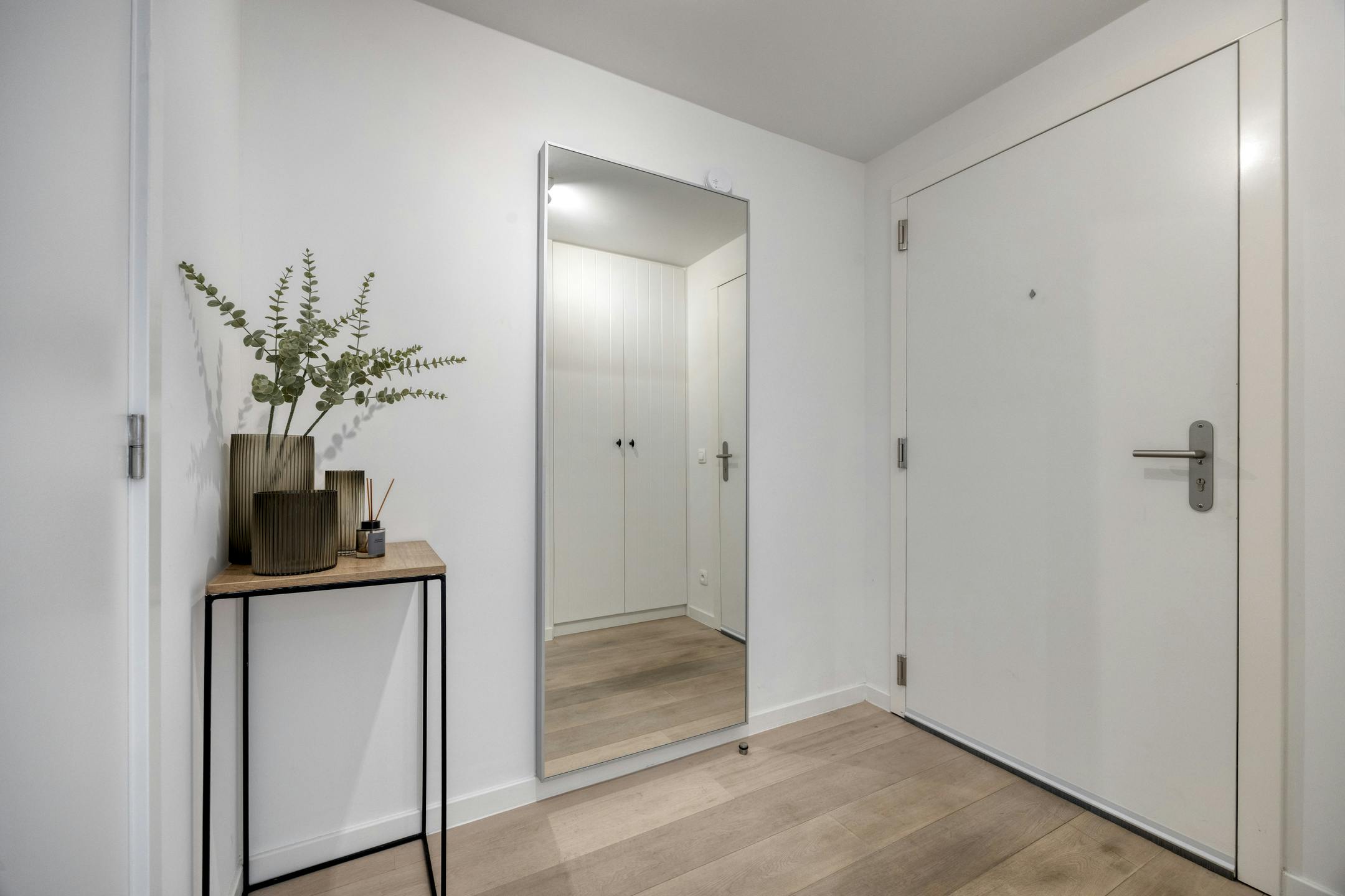 2 slaapkamer appartement te koop in centrum Brussel! foto 2