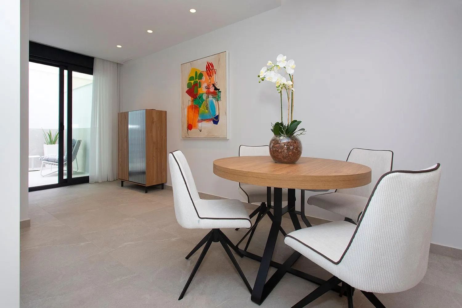 Strak design en strandleven gecombineerd: instapklare luxe woning in hartje Torre de la Horadada foto 8