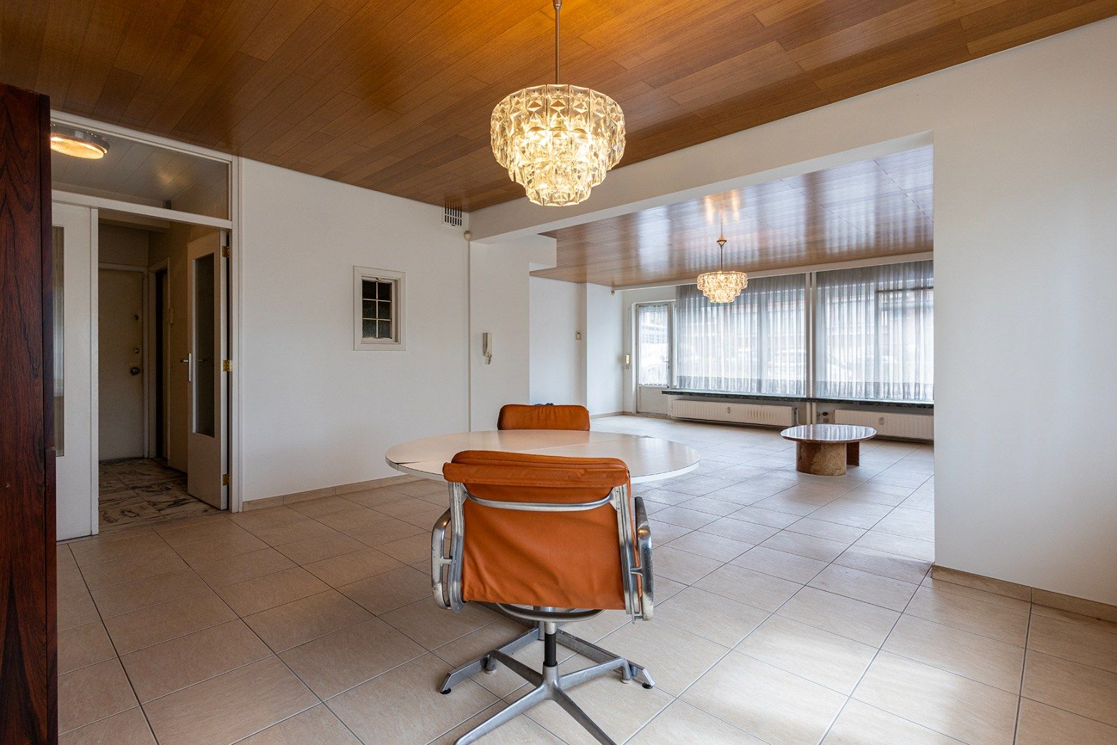 Gelijkvloers appartement (142m²) met 2 slpk & mogelijkheid tot aankoop garage of staanplaats! foto 6