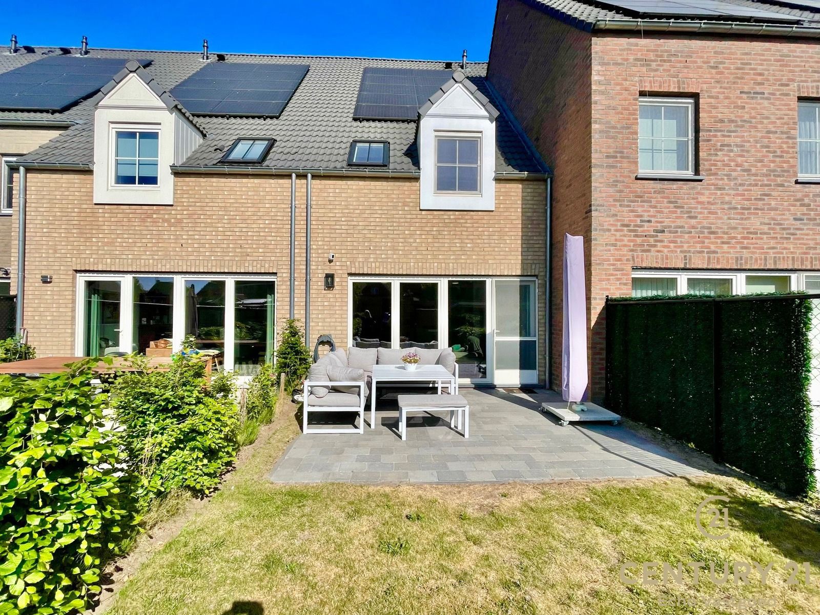 Energiezuinige woning gelegen in een rustige verkaveling foto {{pictureIndex}}
