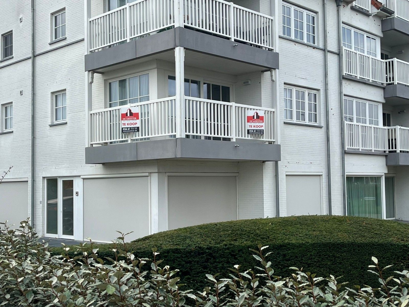 Te koop - 2 slaapkamersappartment met dubbele garage foto 2