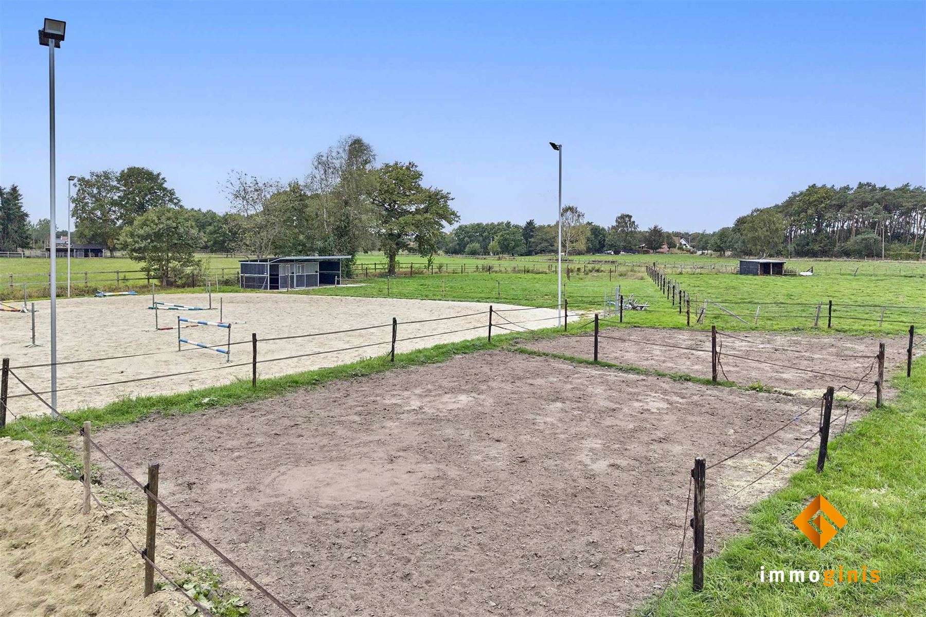 Ruime, gerenoveerde woning met 6 slaapkamers en loods (180m²) op een perceel van 71a44ca. foto 31