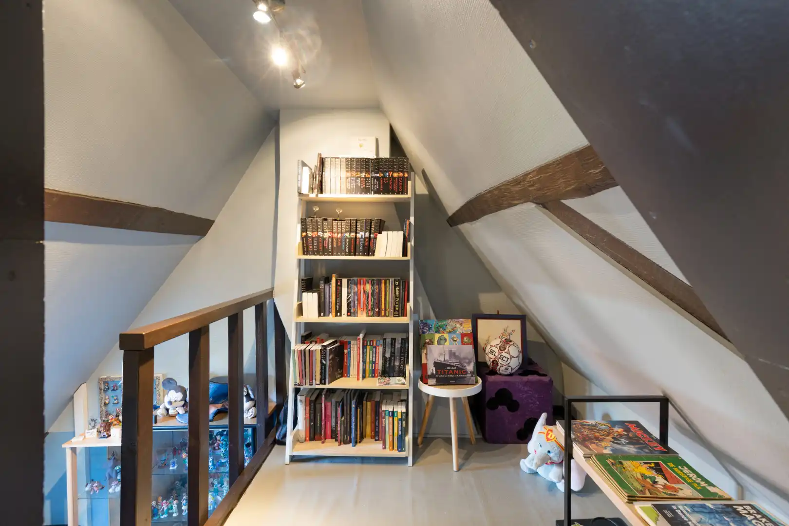 Charmante en kraaknette woning met ruime garage in Gullegem! foto 14