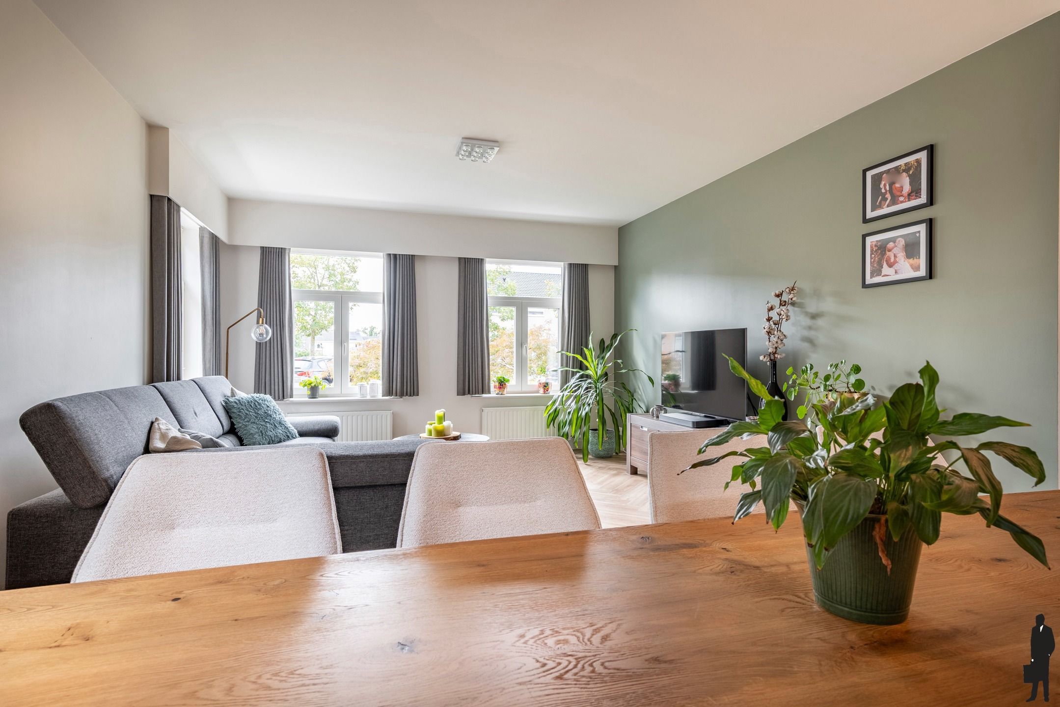 4 slaapkamers, riante kelder, garage en aangelegde tuin foto 5