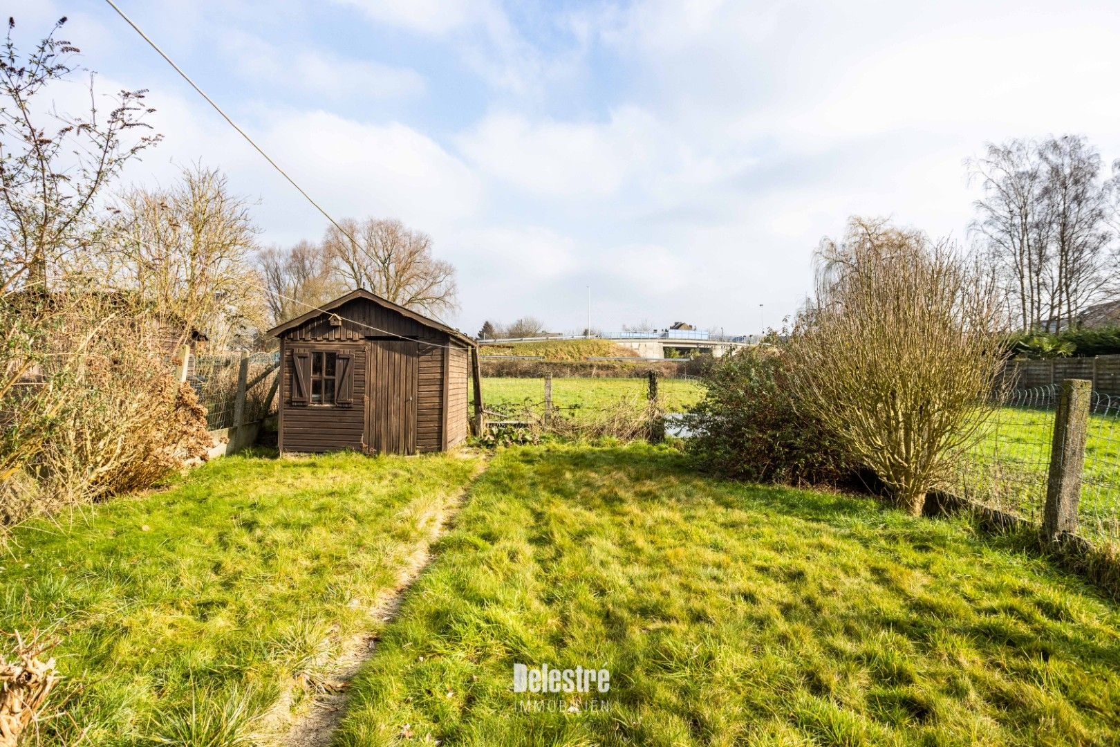 TE RENOVEREN WONING MET ZALIGE TUIN OP RUSTIGE LOCATIE foto 5