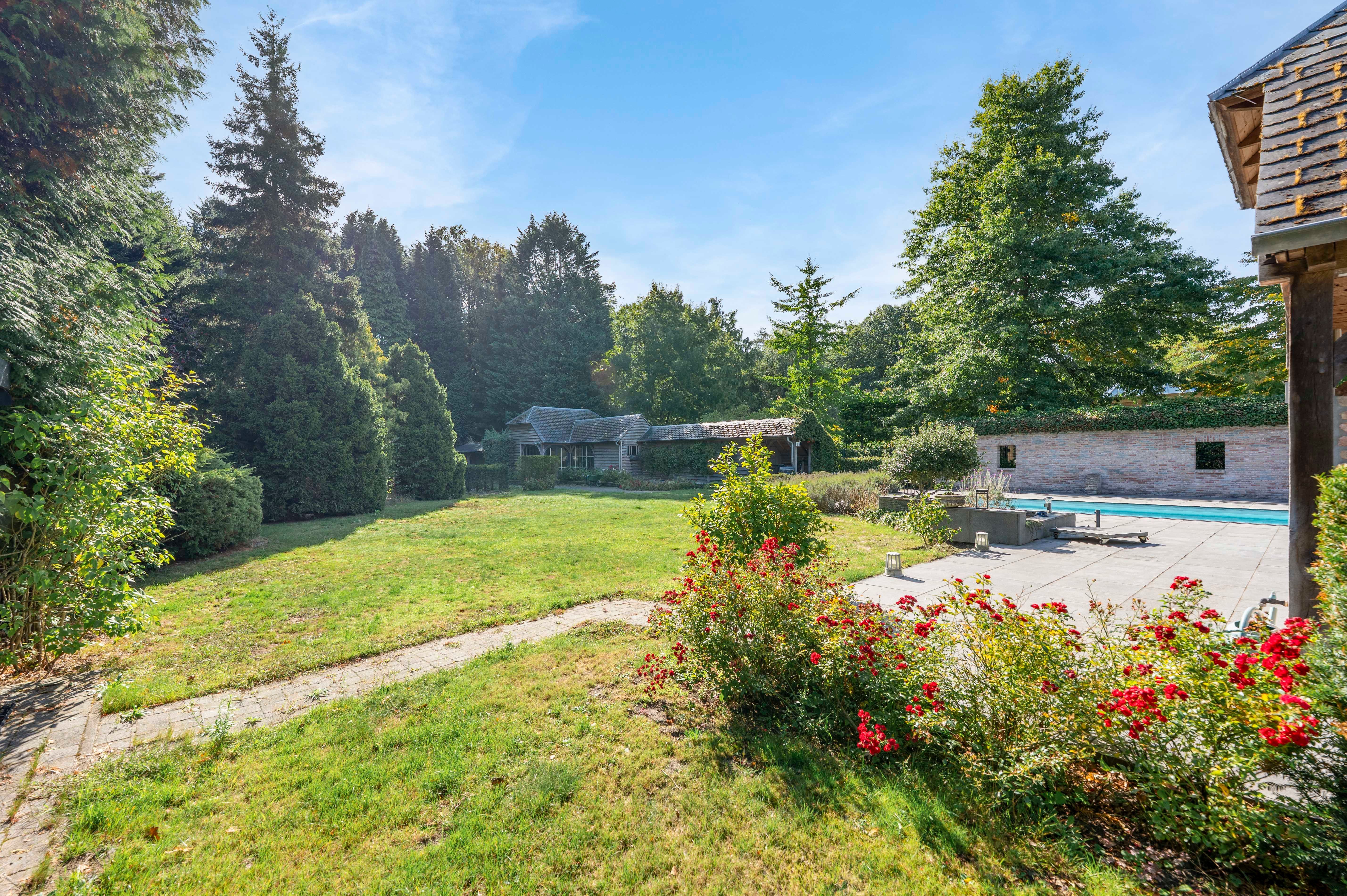 Instapklare laagbouwvilla nabij het centrum van Brasschaat. foto 26