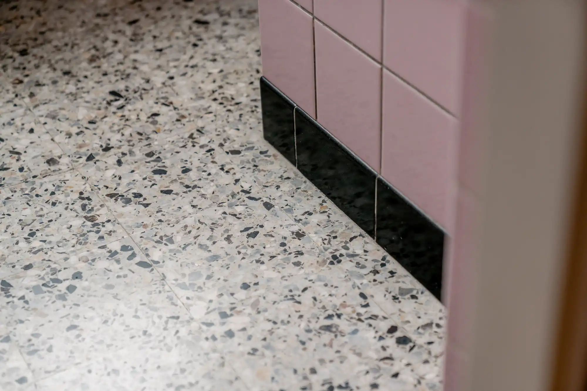 Woning waarbij je (na renovatie) alleen nog maar ‘achter de geraniums wilt zitten’ foto 18