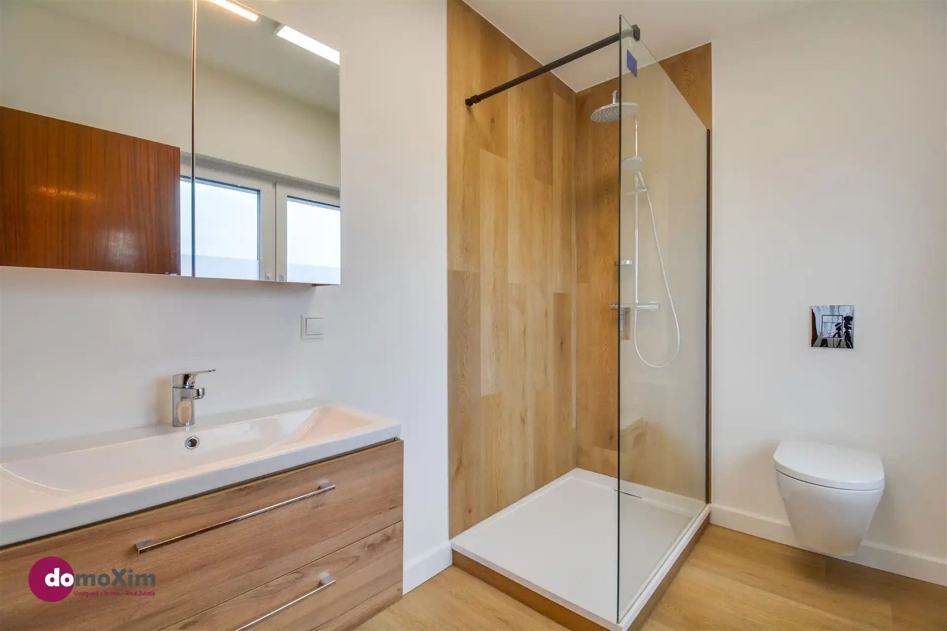 Charmante, recent gerenoveerde woning met 4 slaapkamers in Baal foto 15