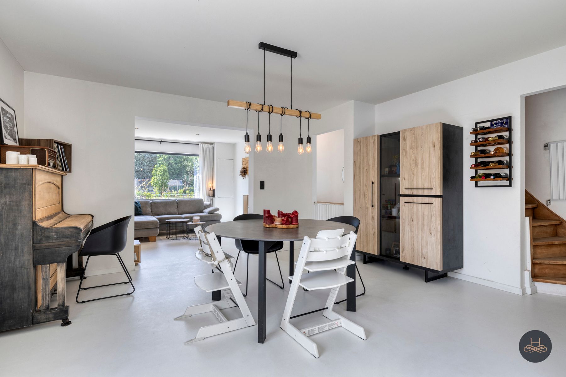 Volledig gerenoveerde open woning met ruime, praktische tuin foto 8