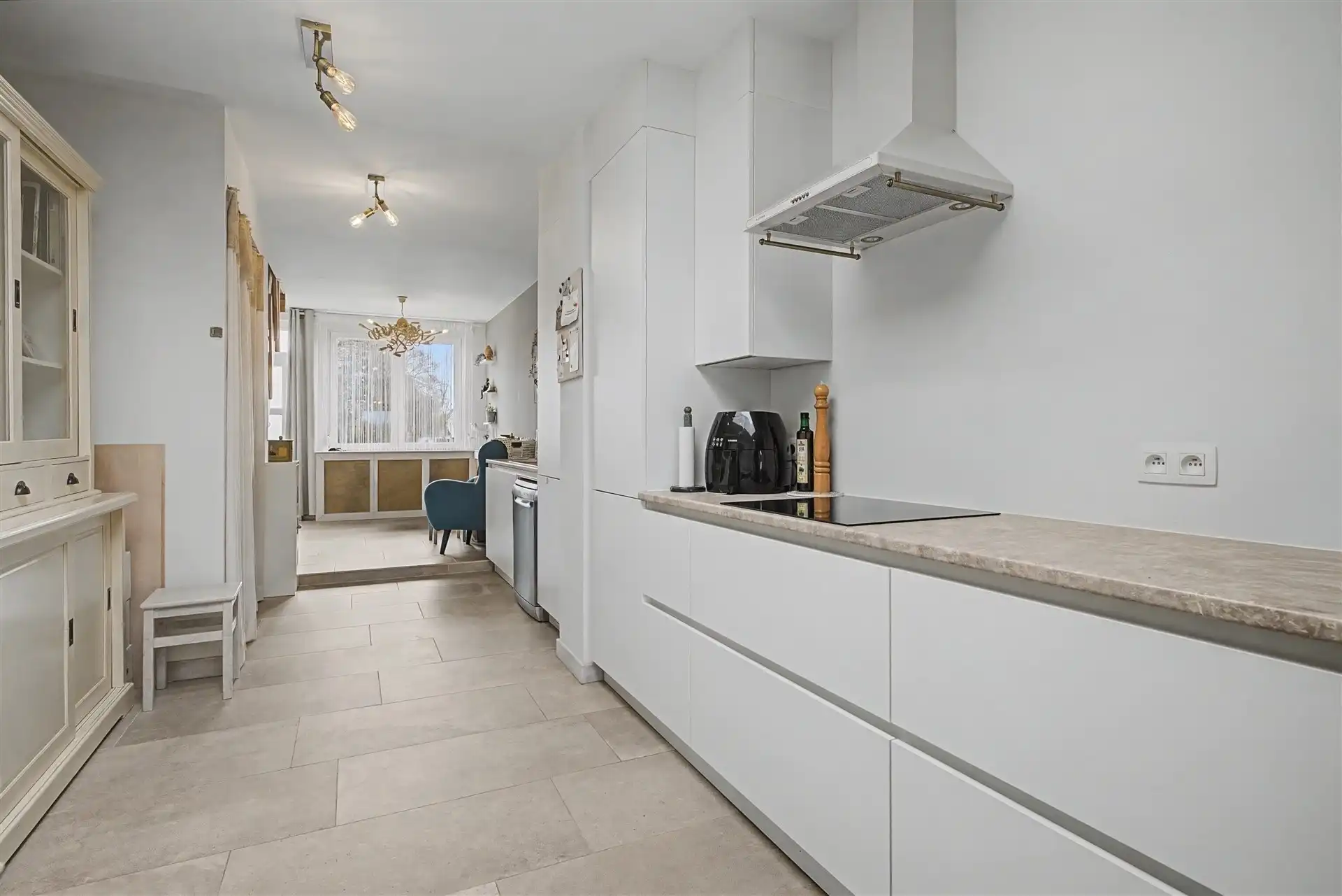 Charmante starterswoning met prachtig uitzicht foto 5