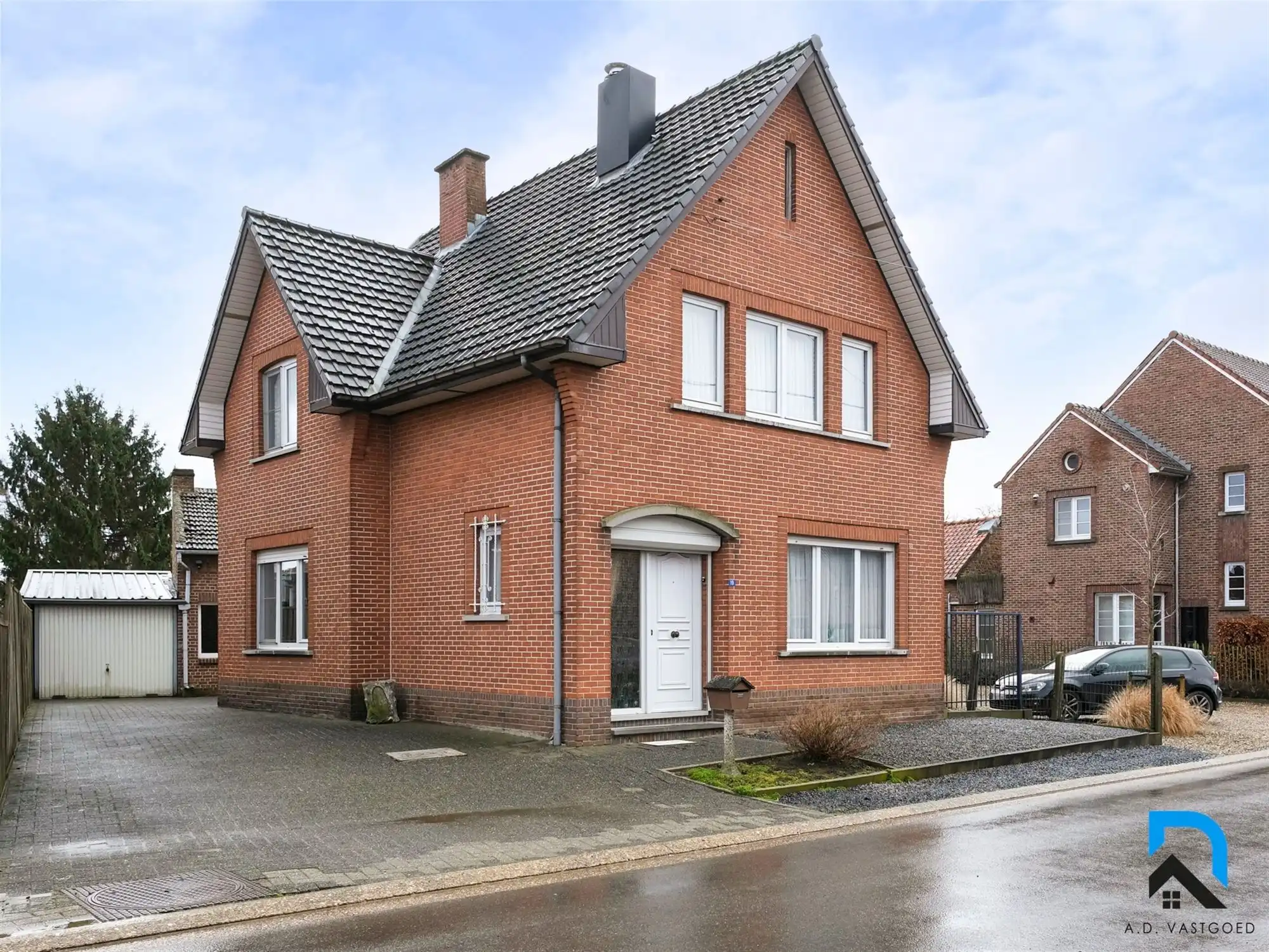 Mooie woning met grote tuin foto 3