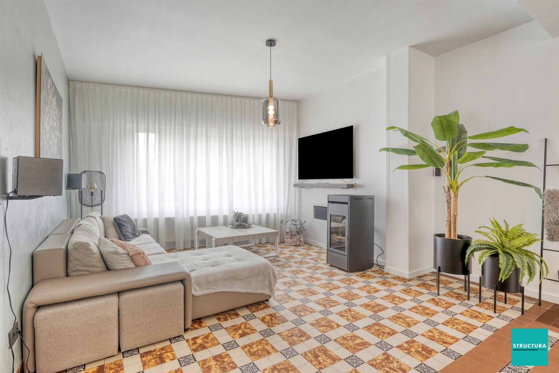 Ruime 4-SLK Woning in Denderhoutem, 235m² Woonopp. foto 4
