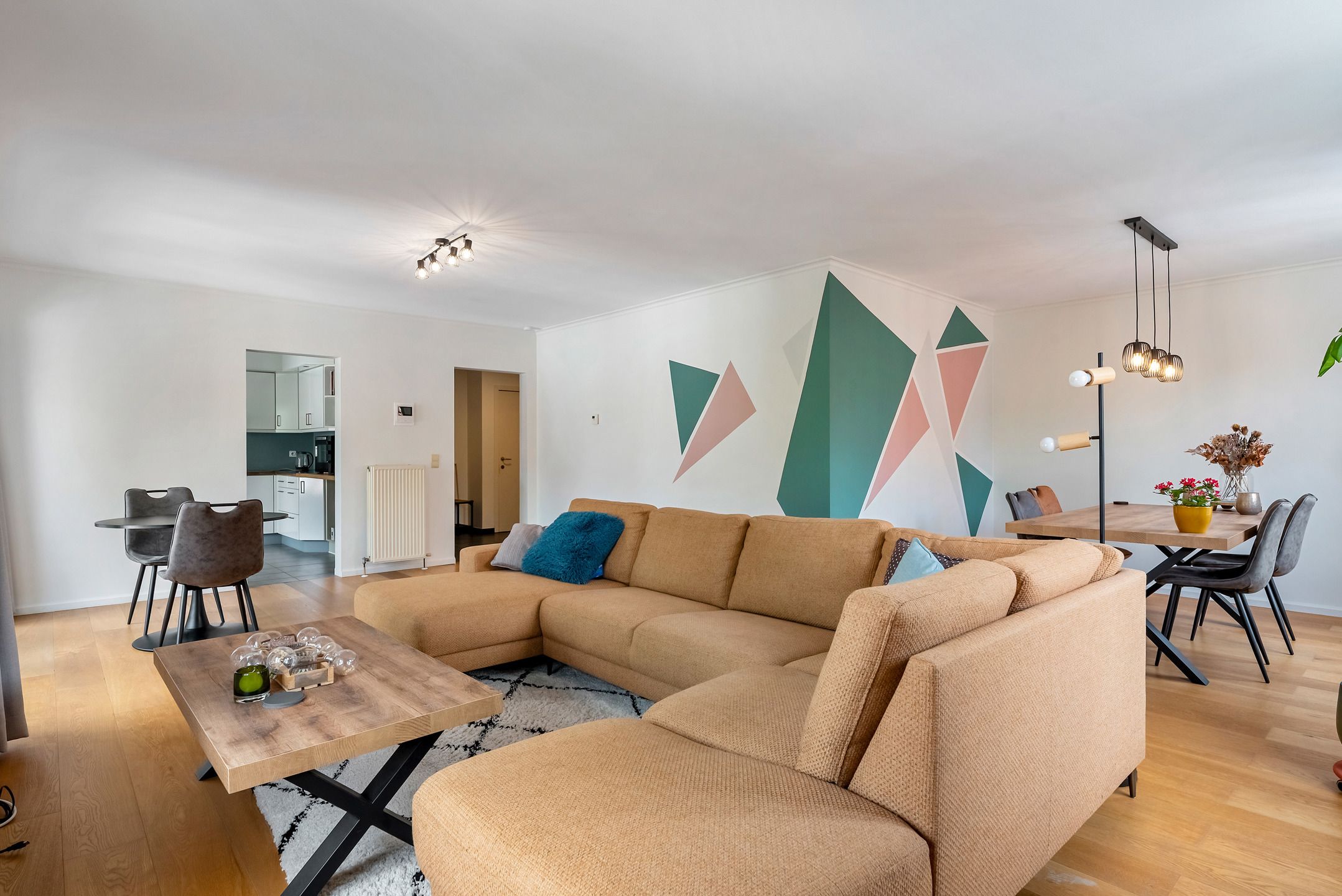 Instapklaar appartement van ca. 155 m² met 3 slks ! foto 9