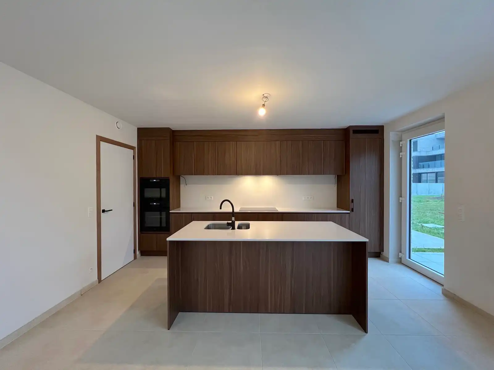 Landelijke woning met 5 slaapkamers op prachtlocatie foto 4