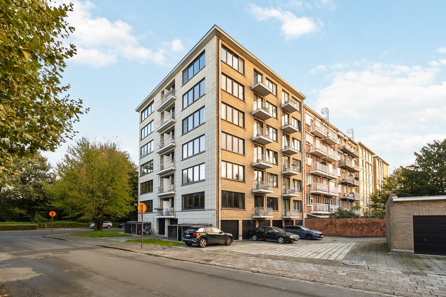 Uiterst kwalitatief gerenoveerd appartement ±90m² vlakbij park Den Brandt foto 21