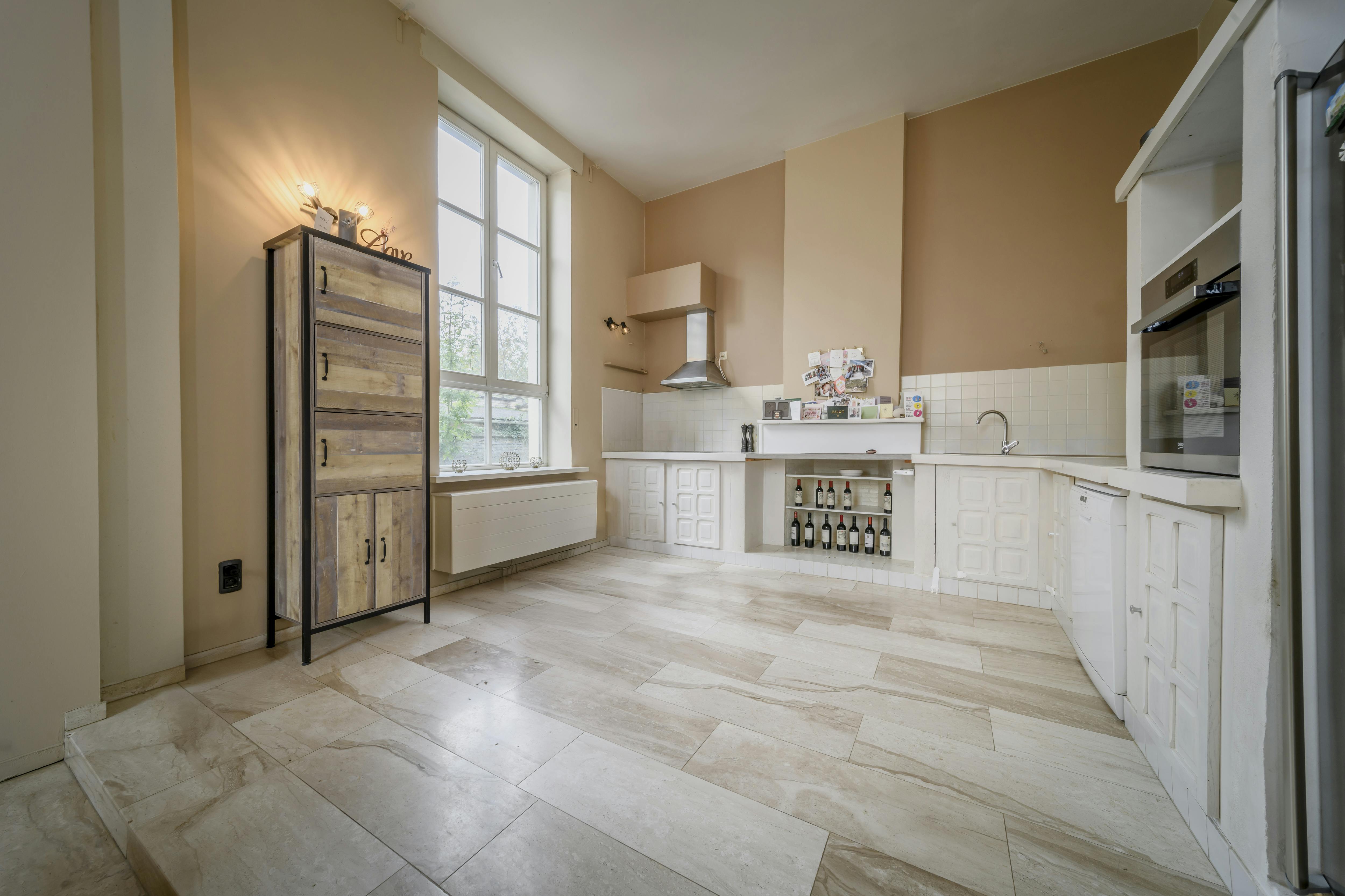 Authentieke herenwoning met 5 slaapkamers, tuin en garage. foto 15