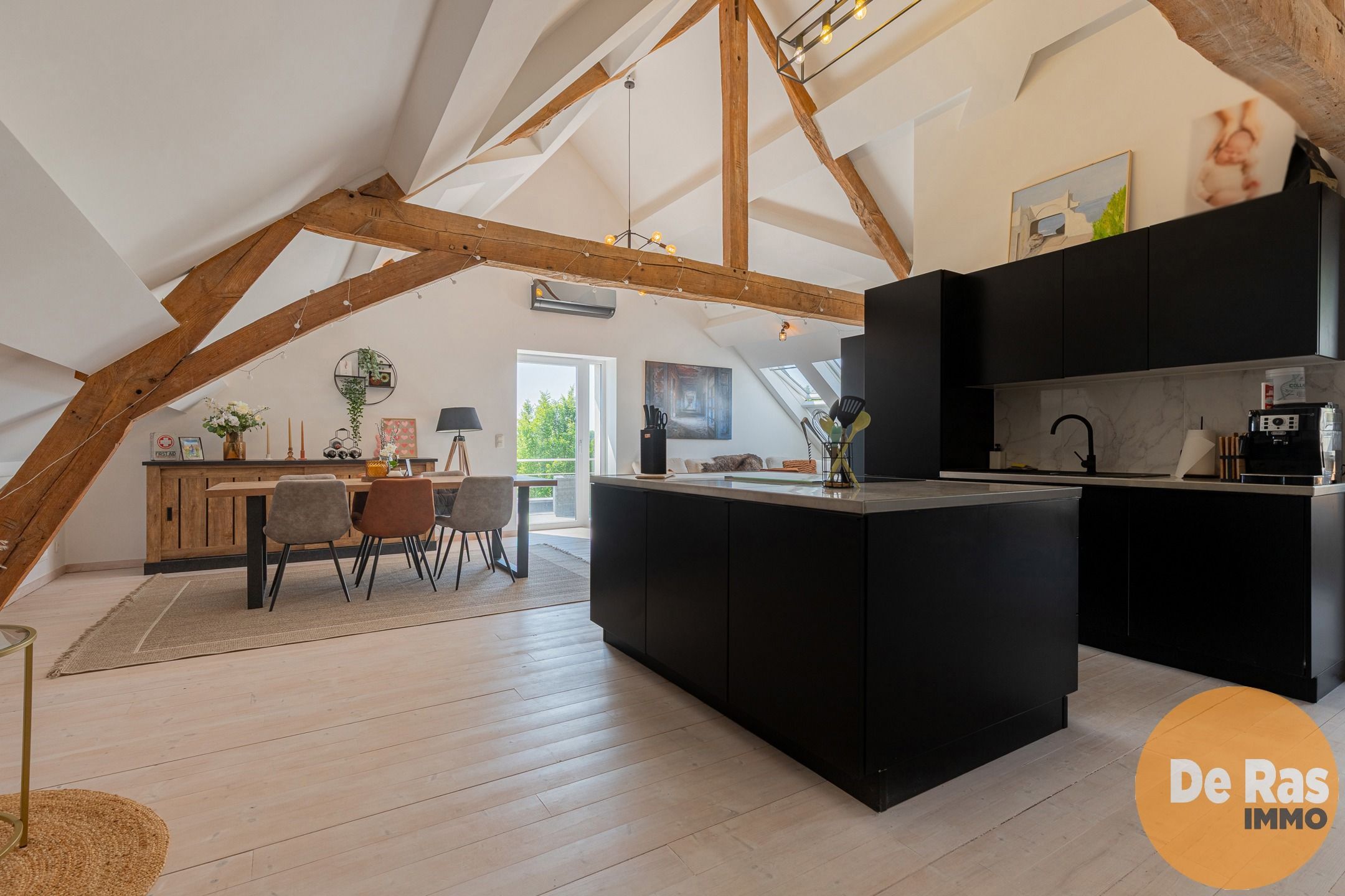 HILLEGEM- Excl. penthouse met uitstekende uitvalsbasis foto 7