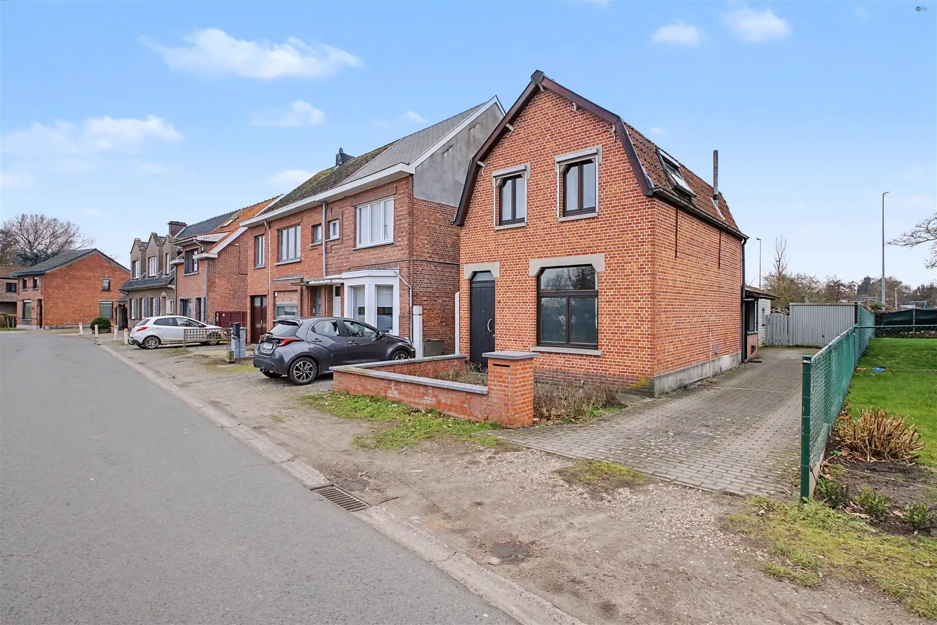 Hoofdfoto van de publicatie: centraal gelegen woning met tuin op 360m²