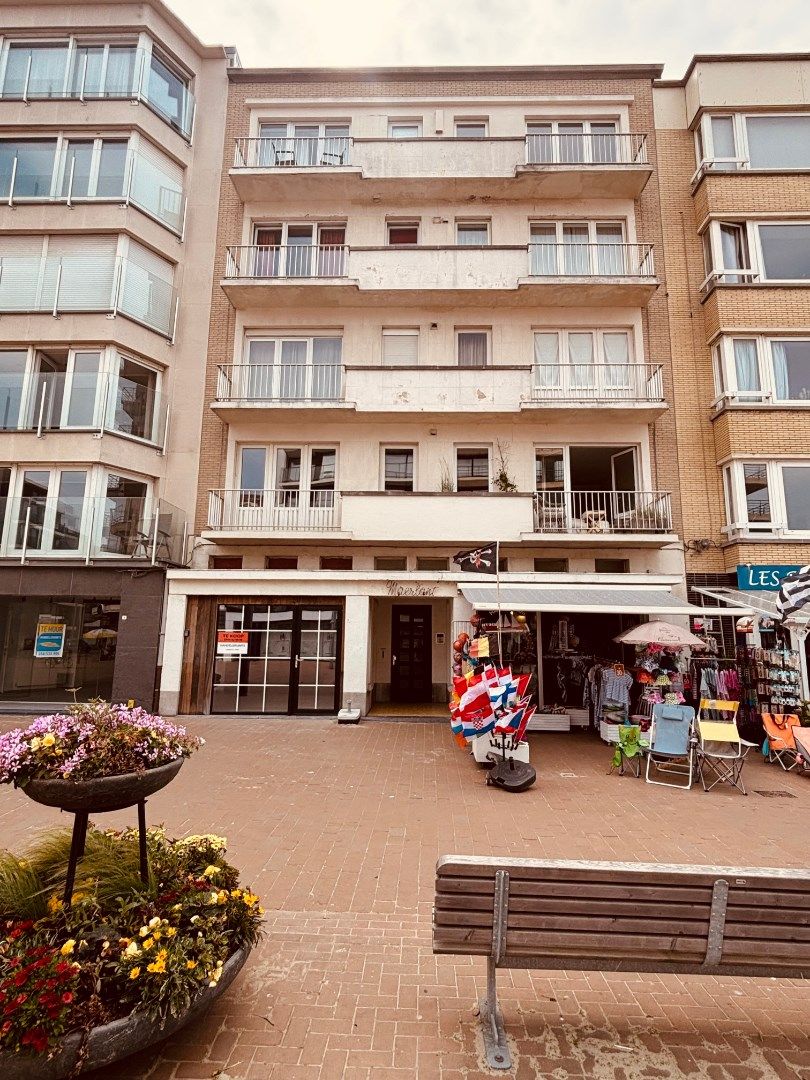 RUIM GEMEUBELD APPARTEMENT MET TERRAS IN HET HARTJE VAN KOKIJDE-BAD MET SUBLIEM UITZICHT foto {{pictureIndex}}